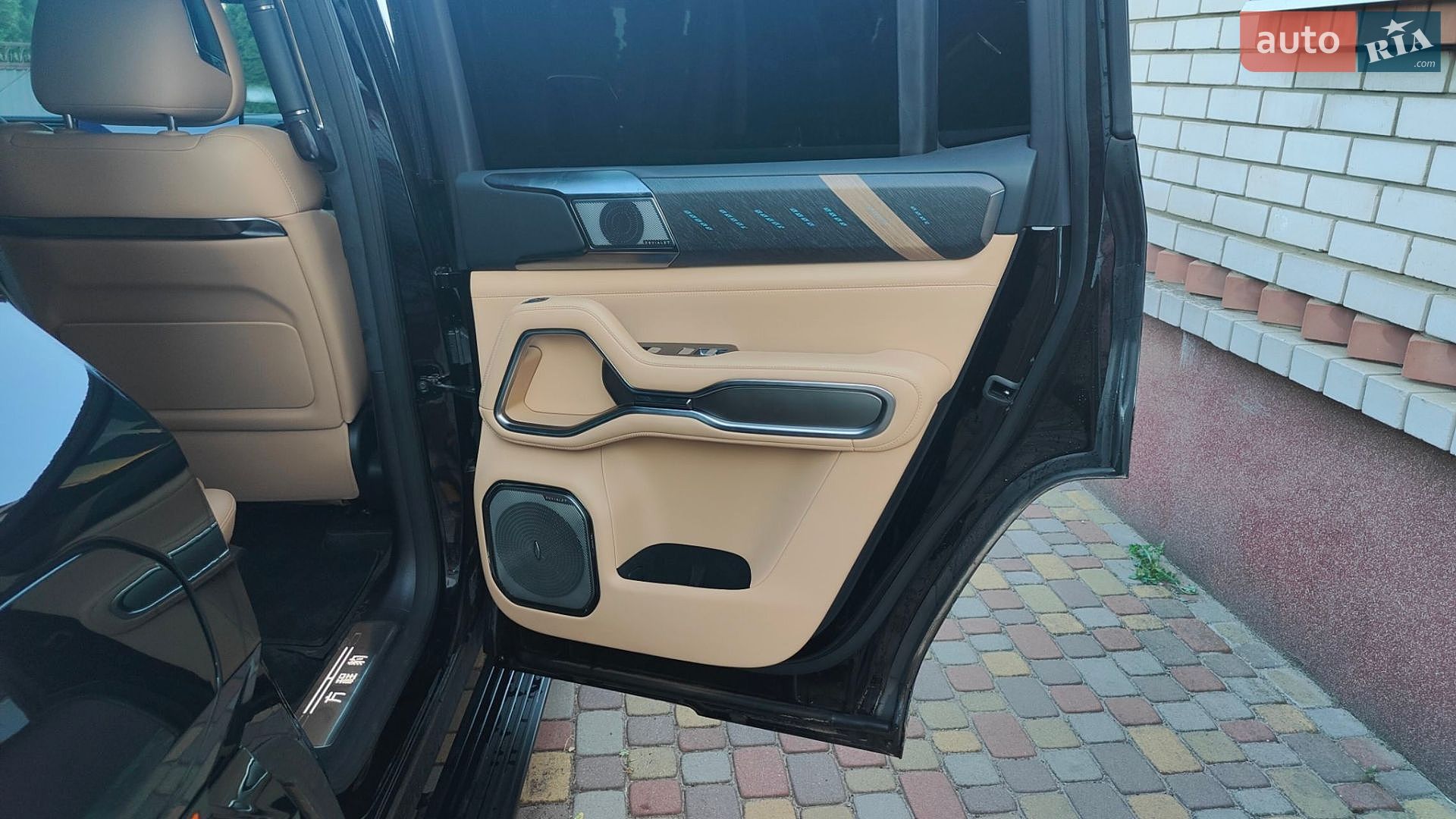 BYD Leopard 8 2025 VIN LC0FD1C43S5081249 фото оголошення 20 з 34