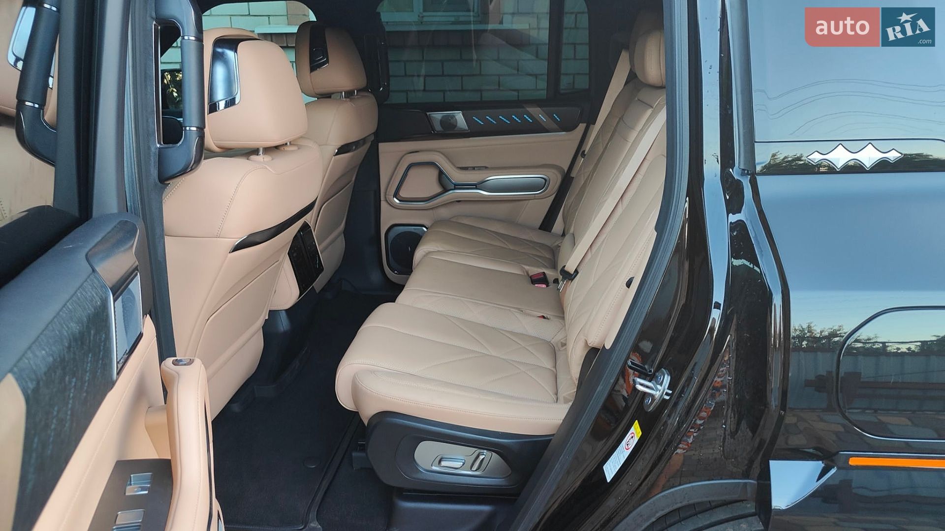 BYD Leopard 8 2025 VIN LC0FD1C43S5081249 фото оголошення 21 з 34