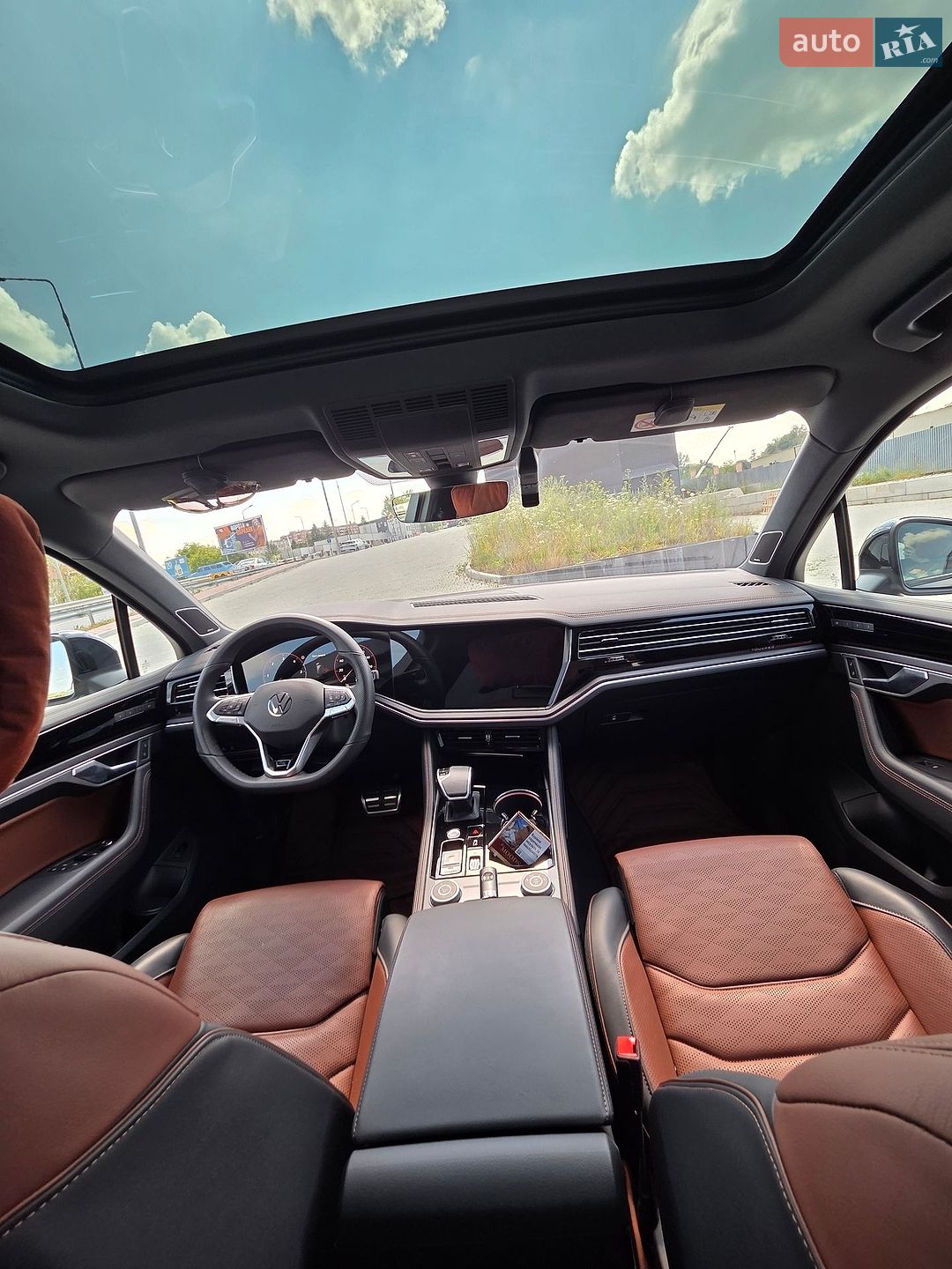 Volkswagen Touareg 2024 VIN WVGZZZCR1SD000964 фото оголошення 12 з 15