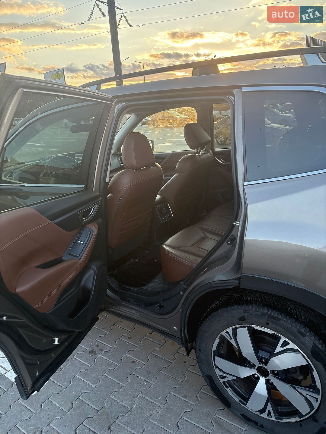 Subaru Forester 2018 VIN JF2SKAWC4KH489292 фото оголошення 3 з 37