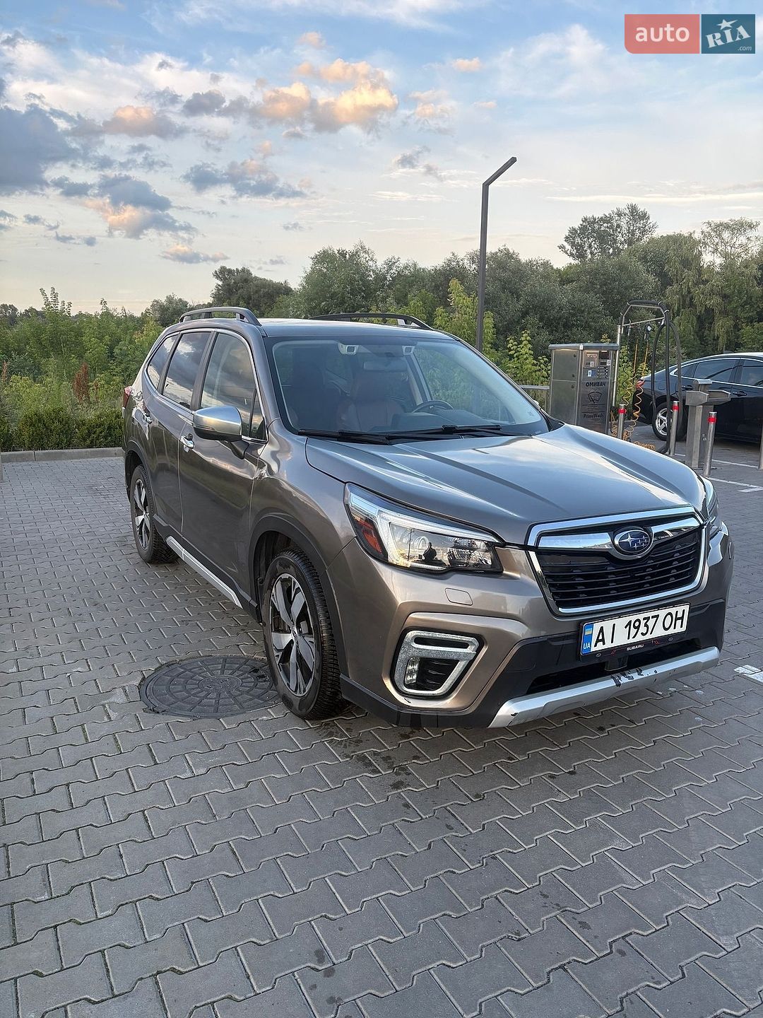 Subaru Forester 2018 VIN JF2SKAWC4KH489292 фото оголошення 4 з 37
