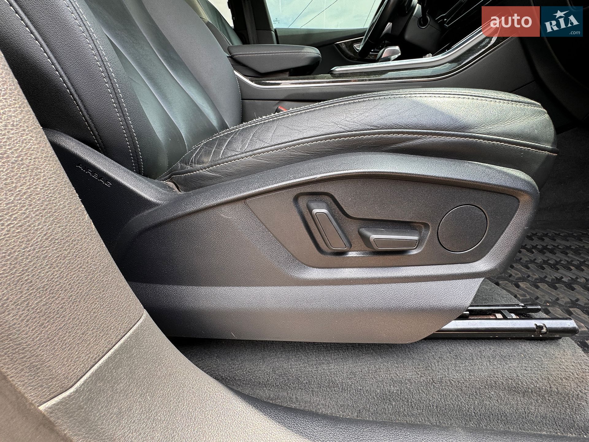 Audi Q8 2018 VIN WA1AVAF11KD018119 фото оголошення 12 з 30