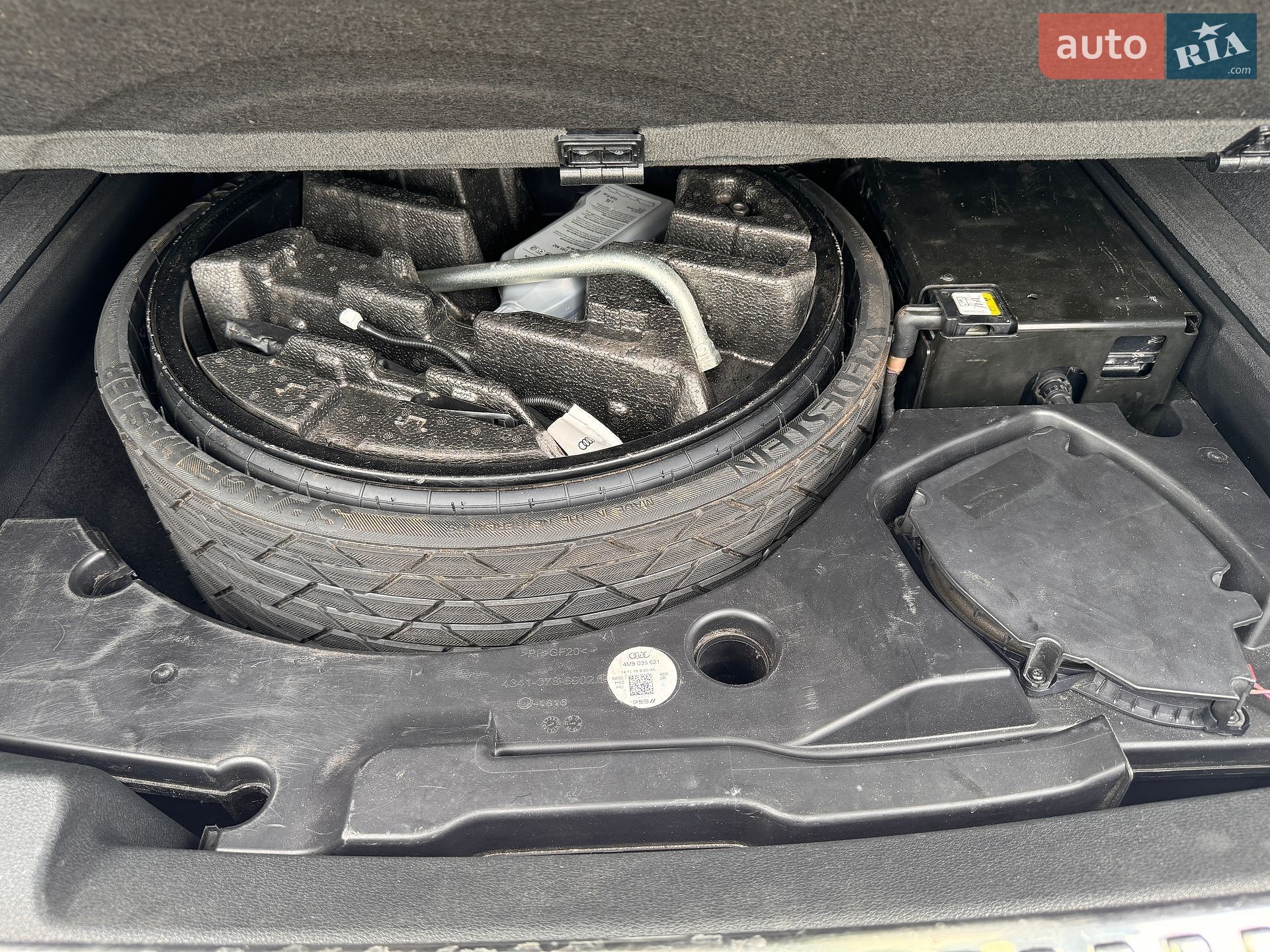 Audi Q8 2018 VIN WA1AVAF11KD018119 фото оголошення 25 з 30
