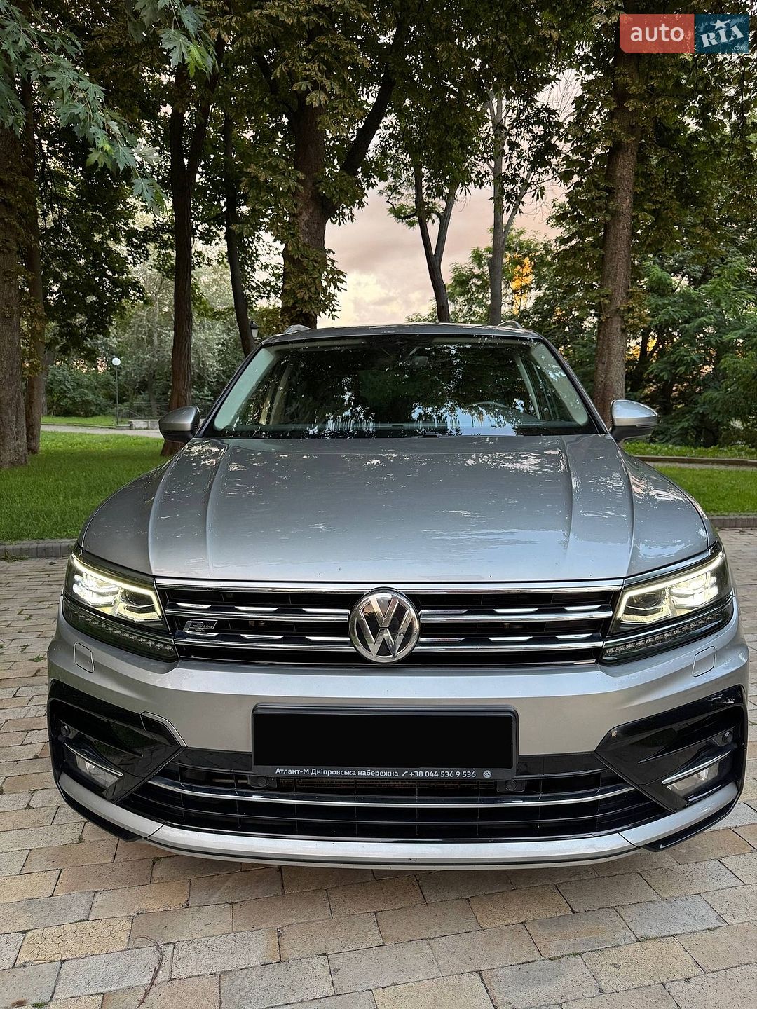 Volkswagen Tiguan 2019 VIN WVGZZZ5NZLW830903 фото оголошення 2 з 40