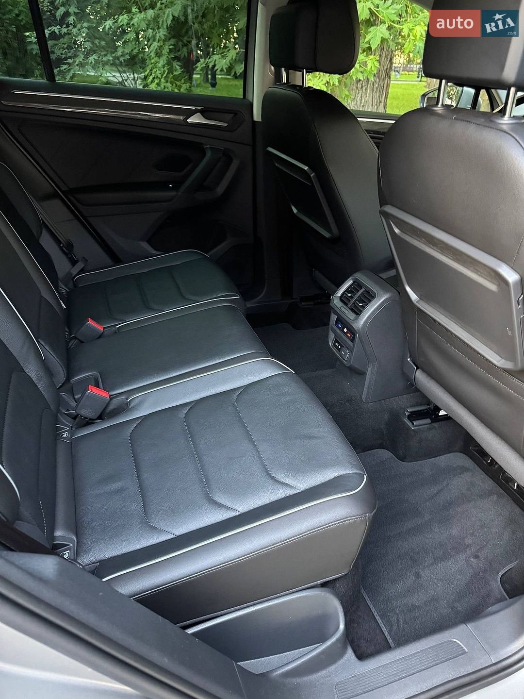Volkswagen Tiguan 2019 VIN WVGZZZ5NZLW830903 фото оголошення 19 з 40