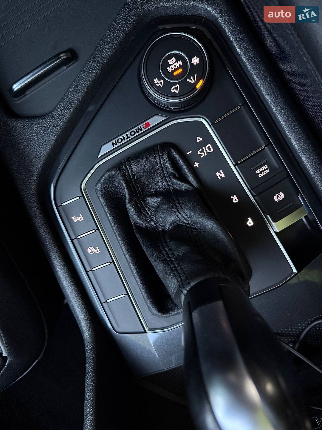 Volkswagen Tiguan 2019 VIN WVGZZZ5NZLW830903 фото оголошення 28 з 40