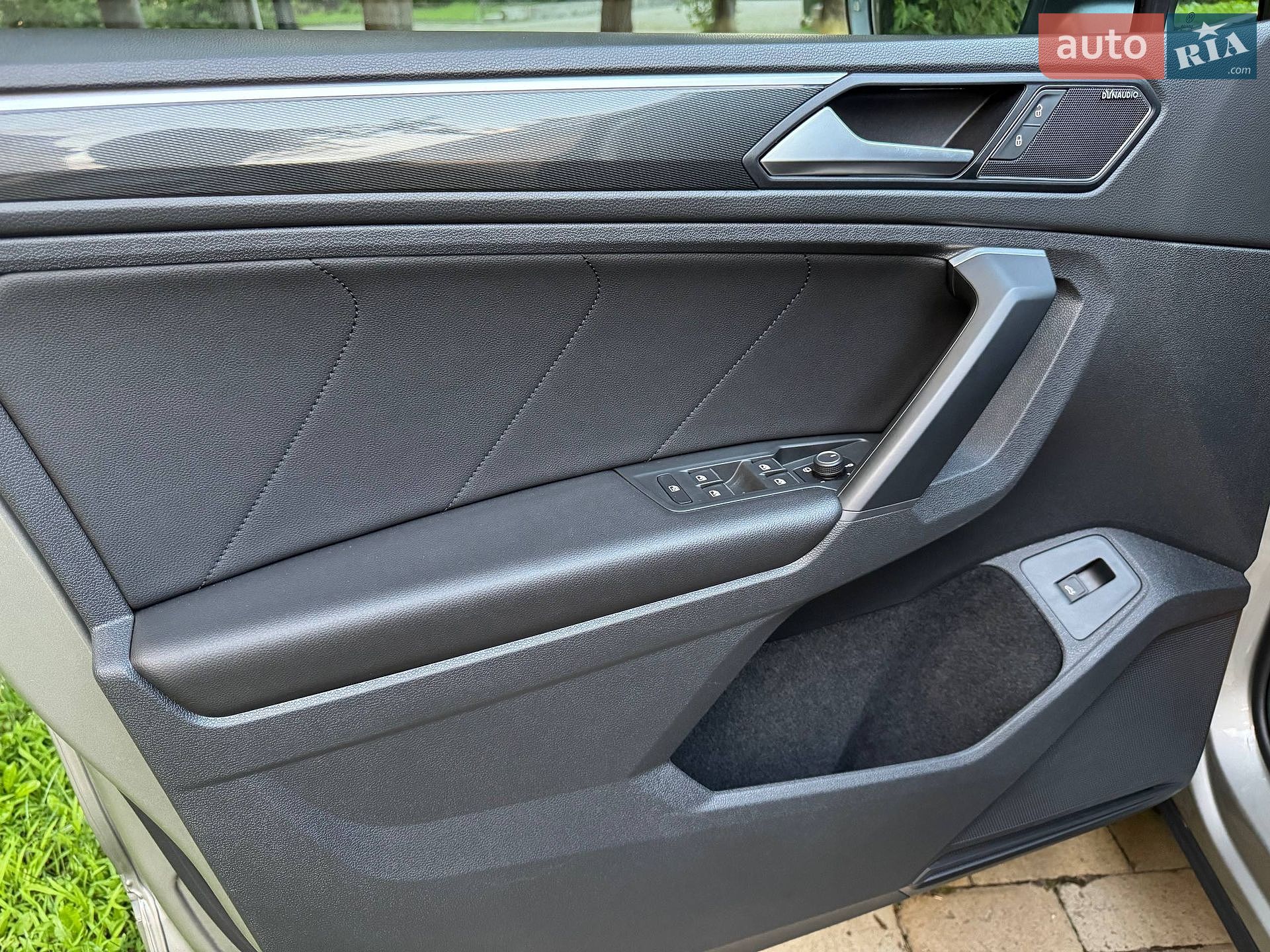 Volkswagen Tiguan 2019 VIN WVGZZZ5NZLW830903 фото оголошення 30 з 40