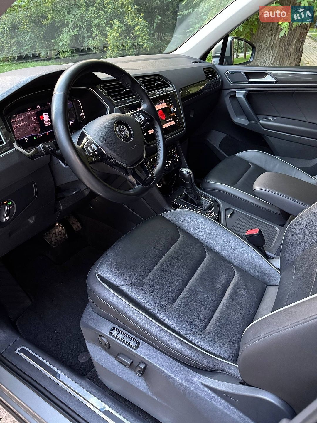 Volkswagen Tiguan 2019 VIN WVGZZZ5NZLW830903 фото оголошення 31 з 40