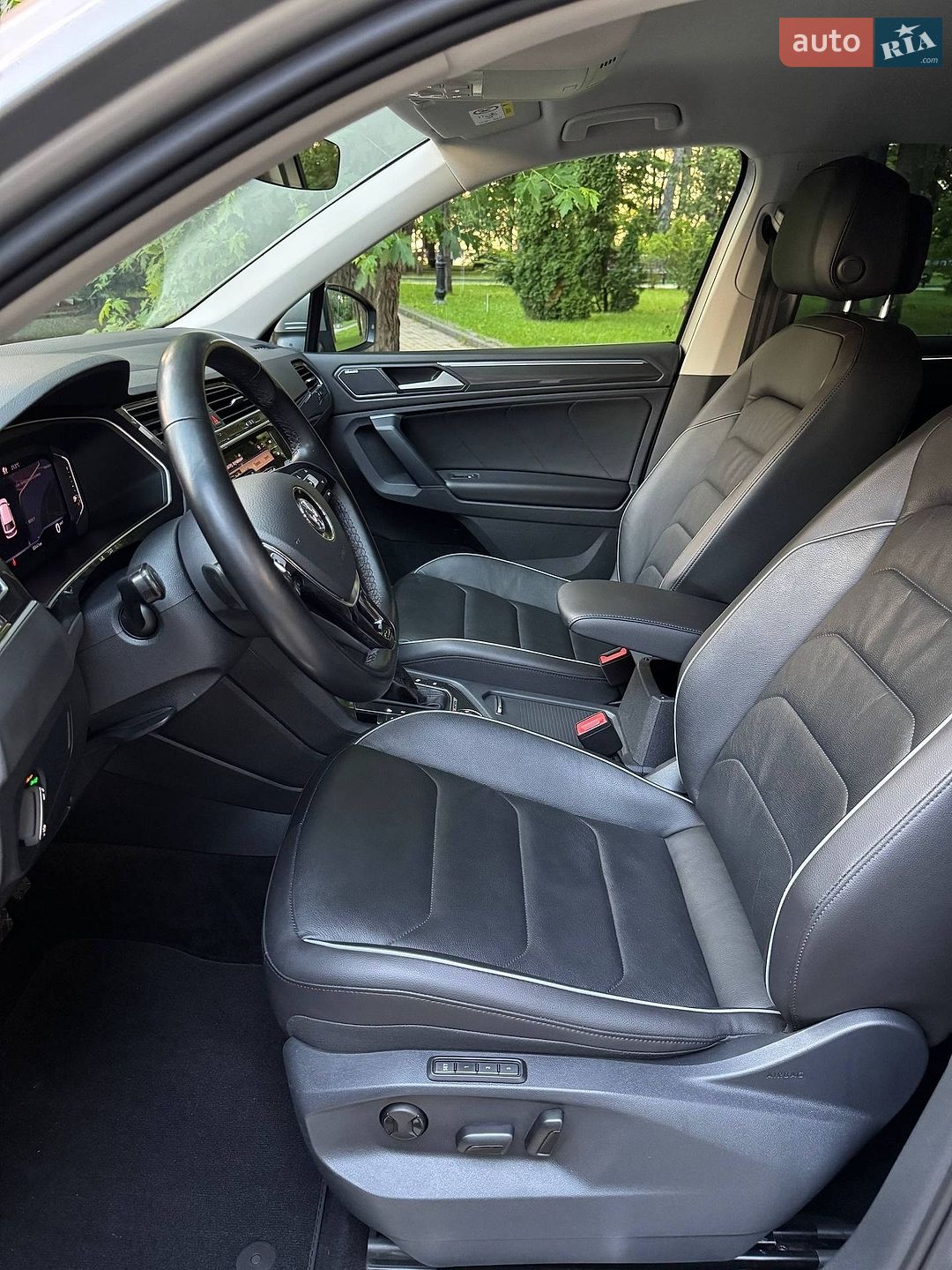 Volkswagen Tiguan 2019 VIN WVGZZZ5NZLW830903 фото оголошення 7 з 40