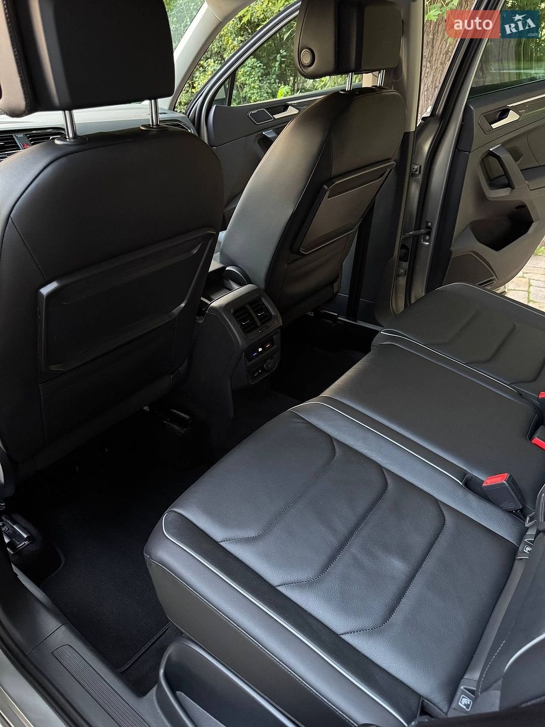 Volkswagen Tiguan 2019 VIN WVGZZZ5NZLW830903 фото оголошення 35 з 40