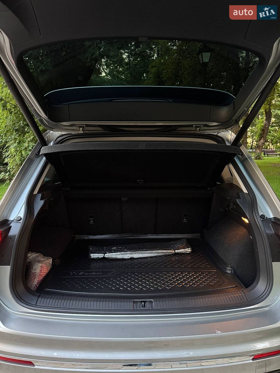 Volkswagen Tiguan 2019 VIN WVGZZZ5NZLW830903 фото оголошення 38 з 40