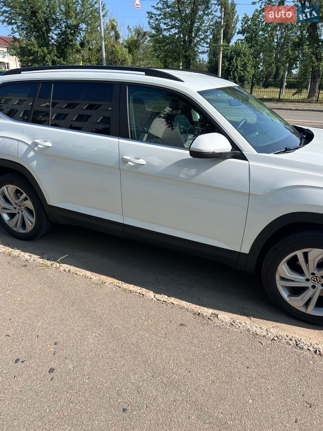 Volkswagen Atlas 2023 VIN 1V2HR2CA9PC558249 фото оголошення 2 з 3