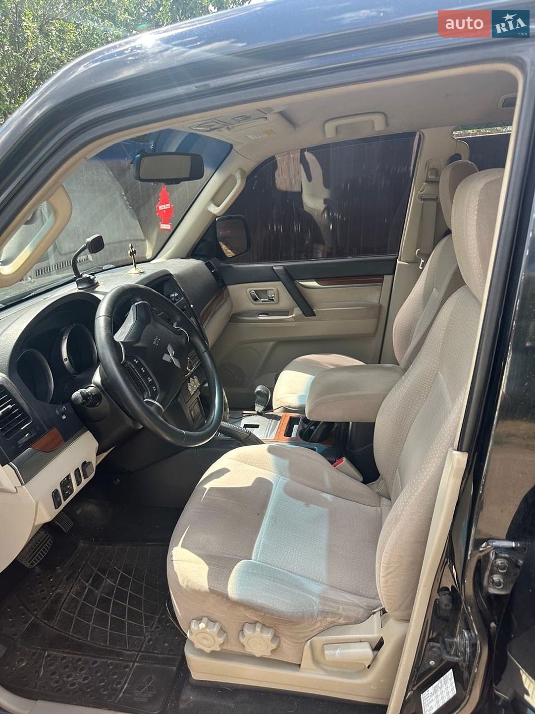Mitsubishi Pajero 2007 VIN JMYLRV93W7J720389 фото оголошення 3 з 12