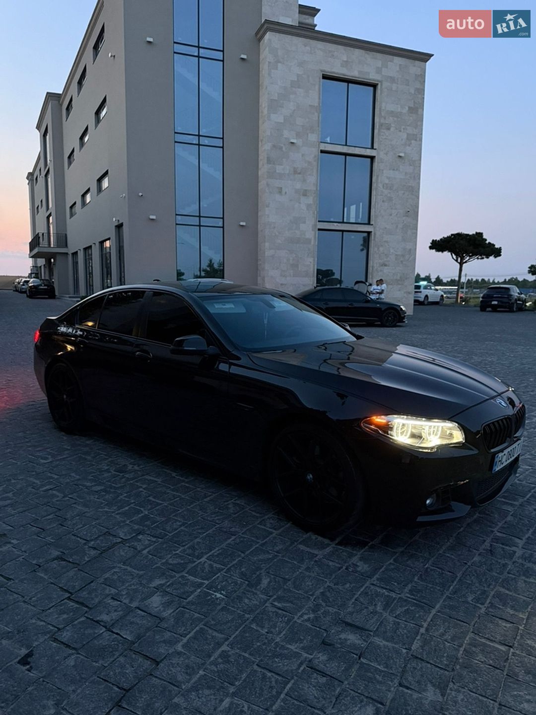 BMW 5 Series 2015 VIN WBA5A5C53GD526713 фото оголошення 13 з 32