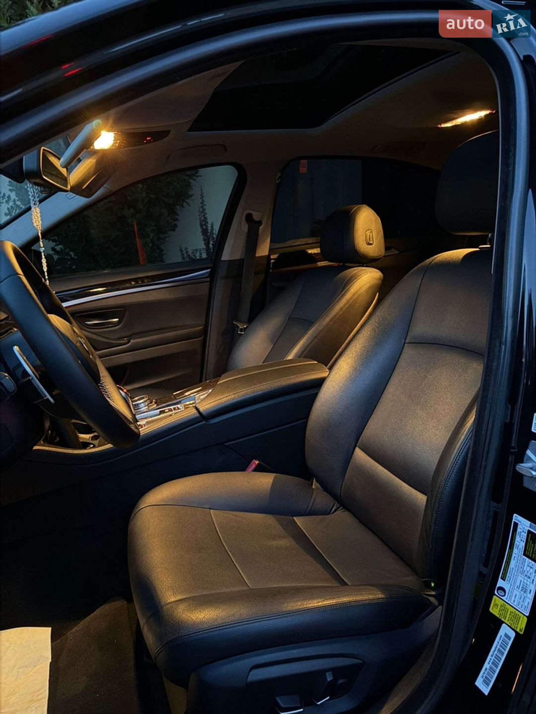 BMW 5 Series 2015 VIN WBA5A5C53GD526713 фото оголошення 18 з 32