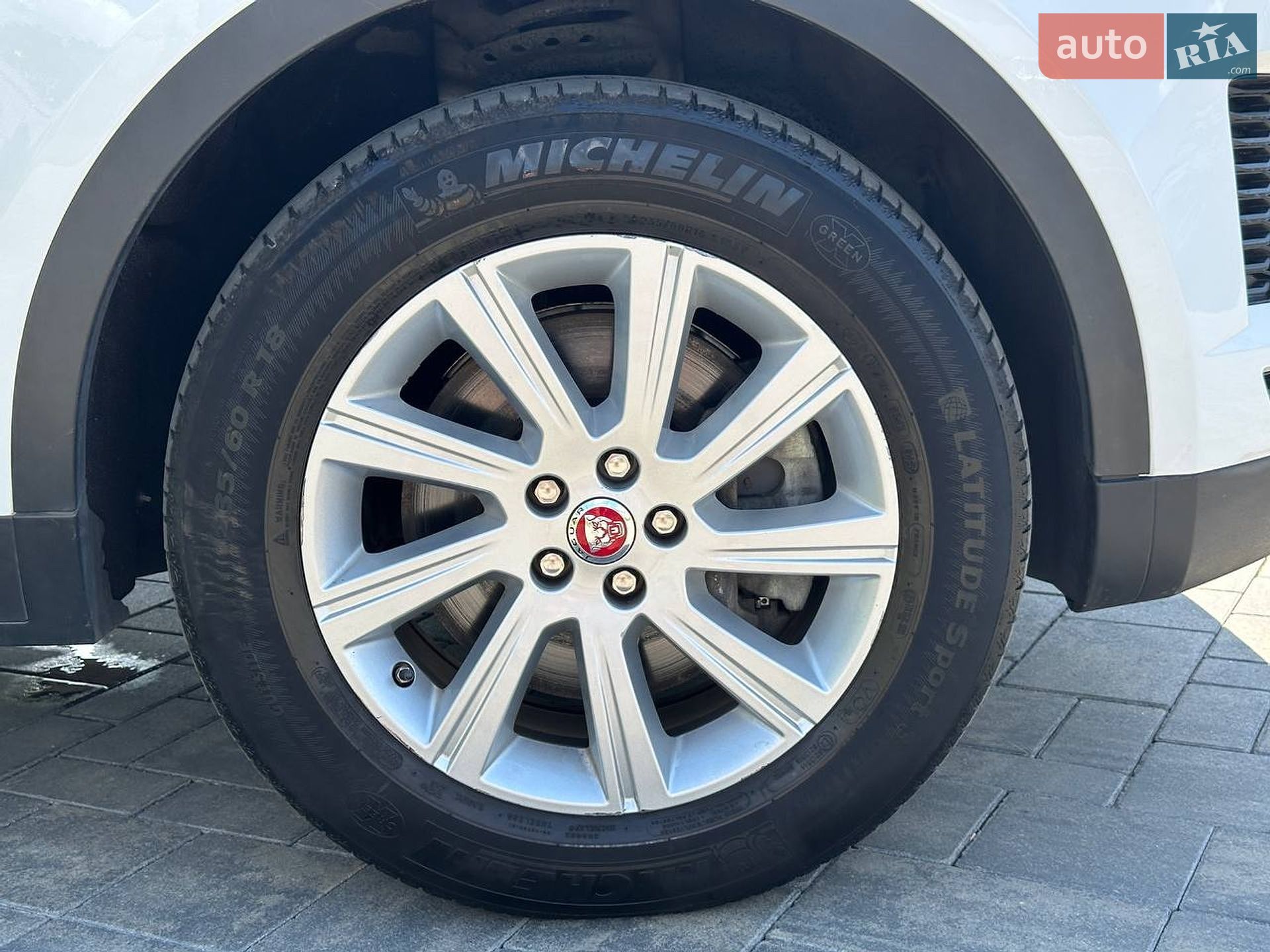 Jaguar E-Pace 2019 VIN SADFK2FX8L1Z76454 фото оголошення 25 з 27