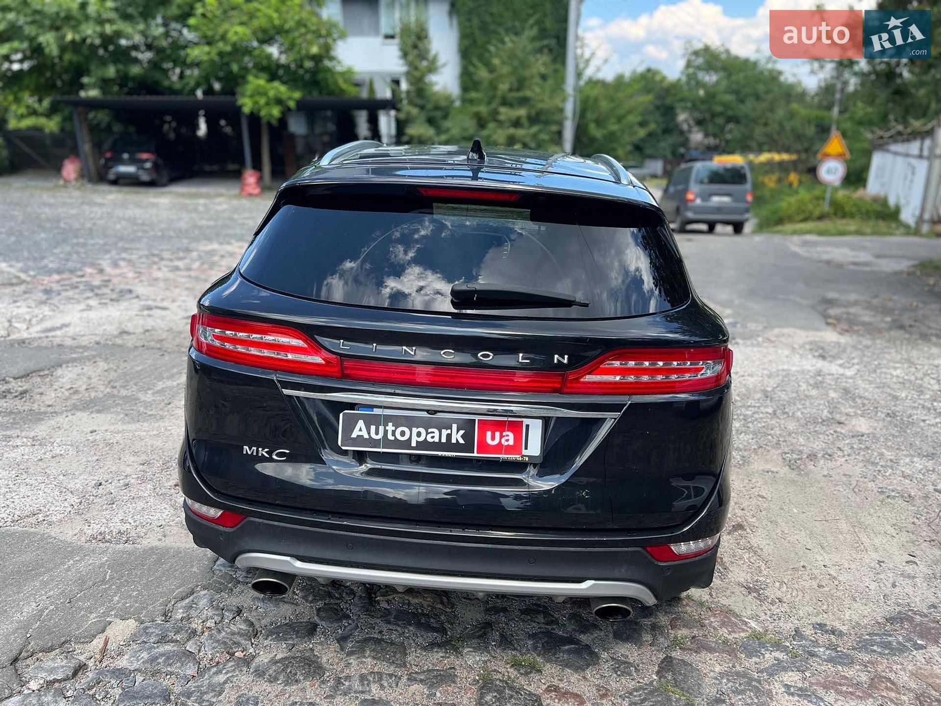 Lincoln MKC 2019 VIN 5LMCJ3D93KUL32183 фото оголошення 4 з 23
