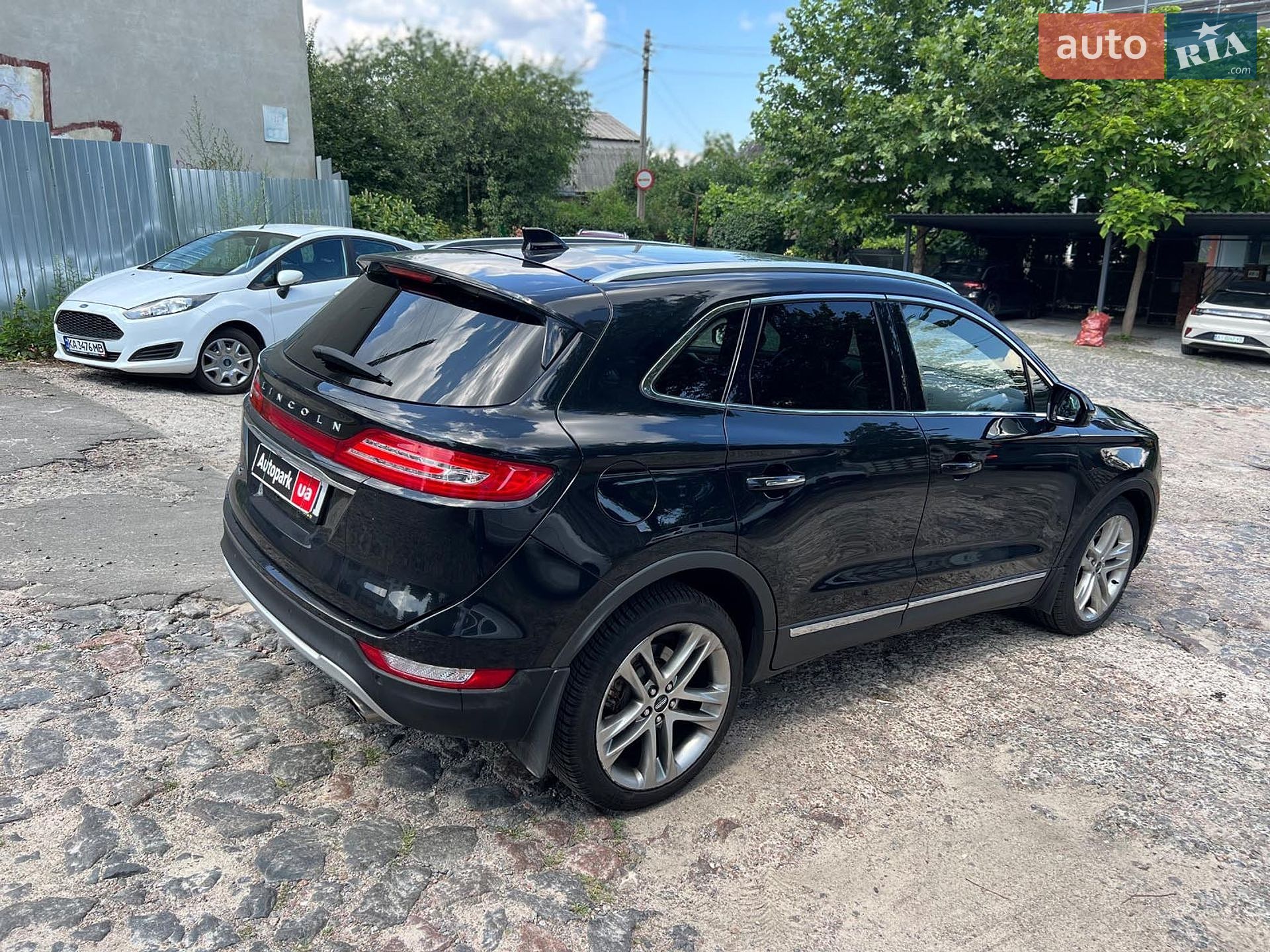 Lincoln MKC 2019 VIN 5LMCJ3D93KUL32183 фото оголошення 3 з 23