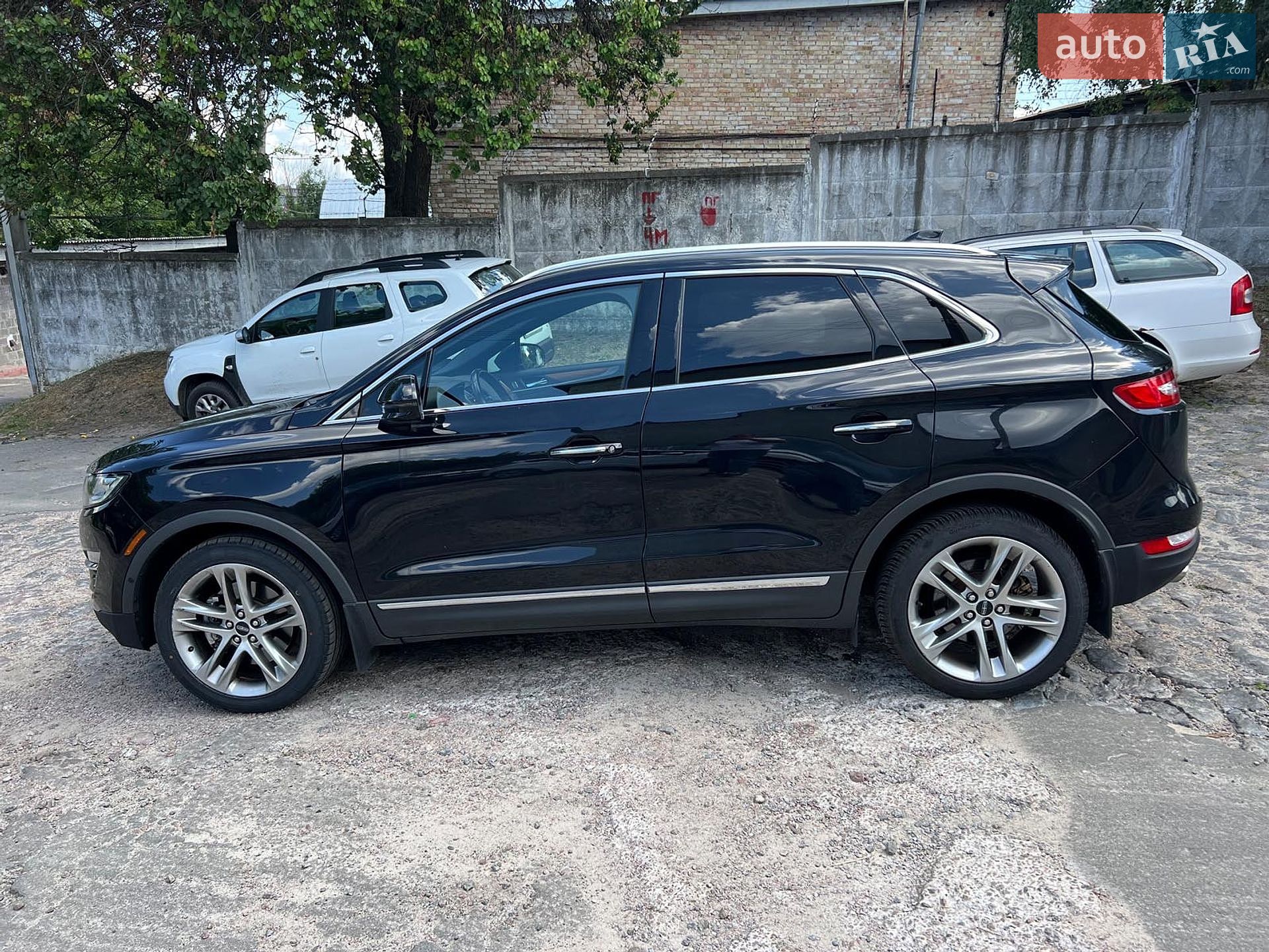 Lincoln MKC 2019 VIN 5LMCJ3D93KUL32183 фото оголошення 6 з 23