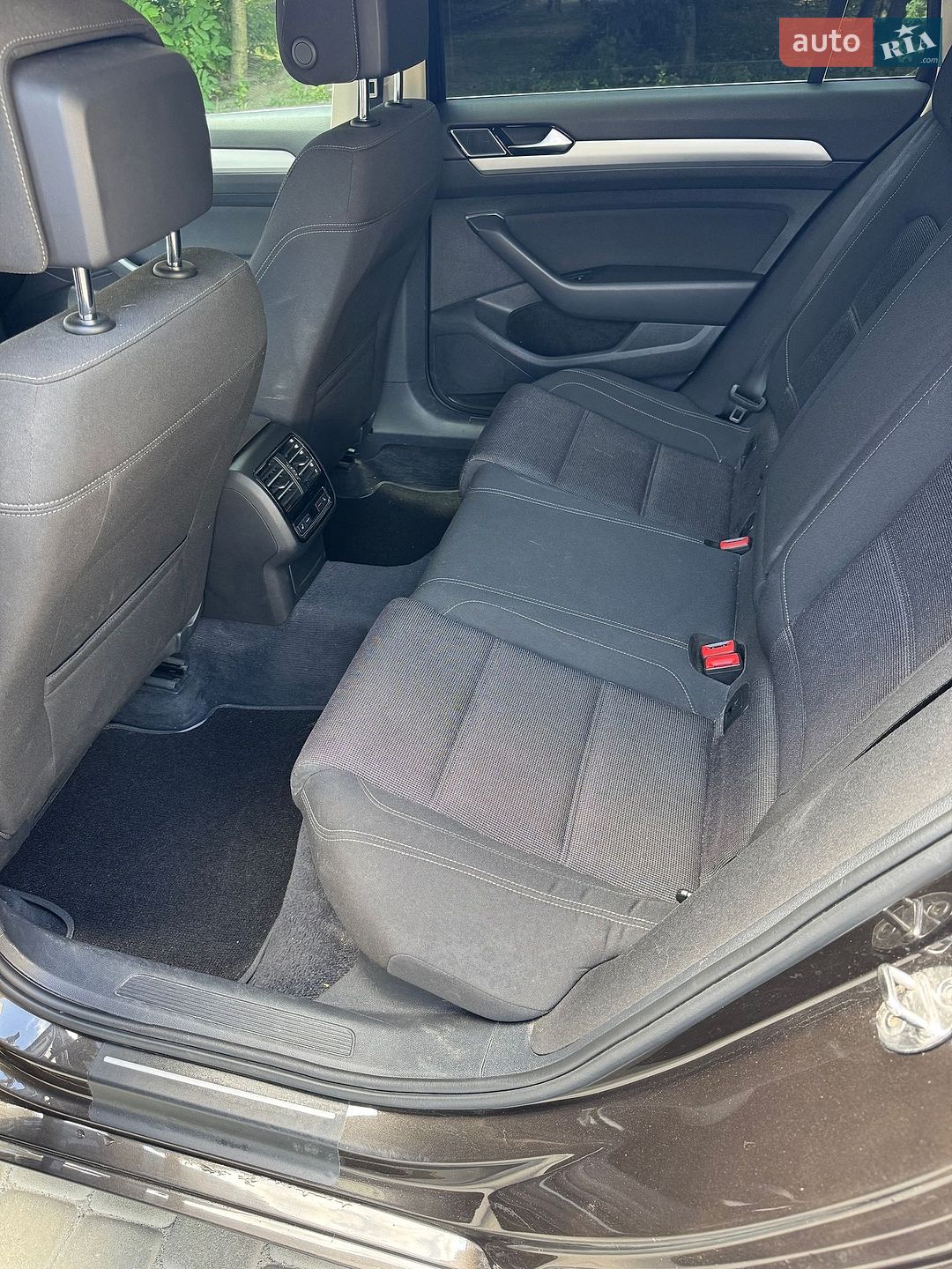 Volkswagen Passat 2016 VIN WVWZZZ3CZHE044010 фото оголошення 9 з 72