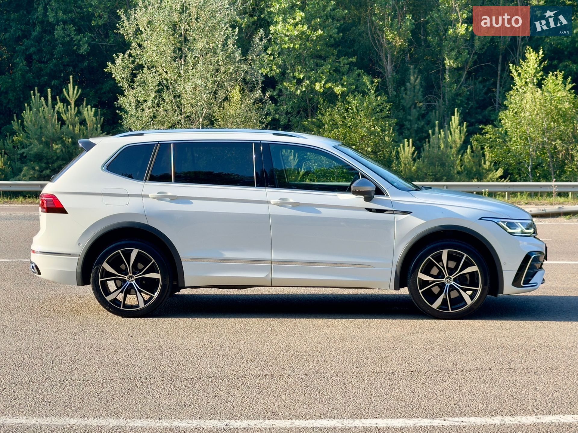 Volkswagen Tiguan Allspace 2021 VIN WVGZZZ5NZNM003325 фото оголошення 15 з 183