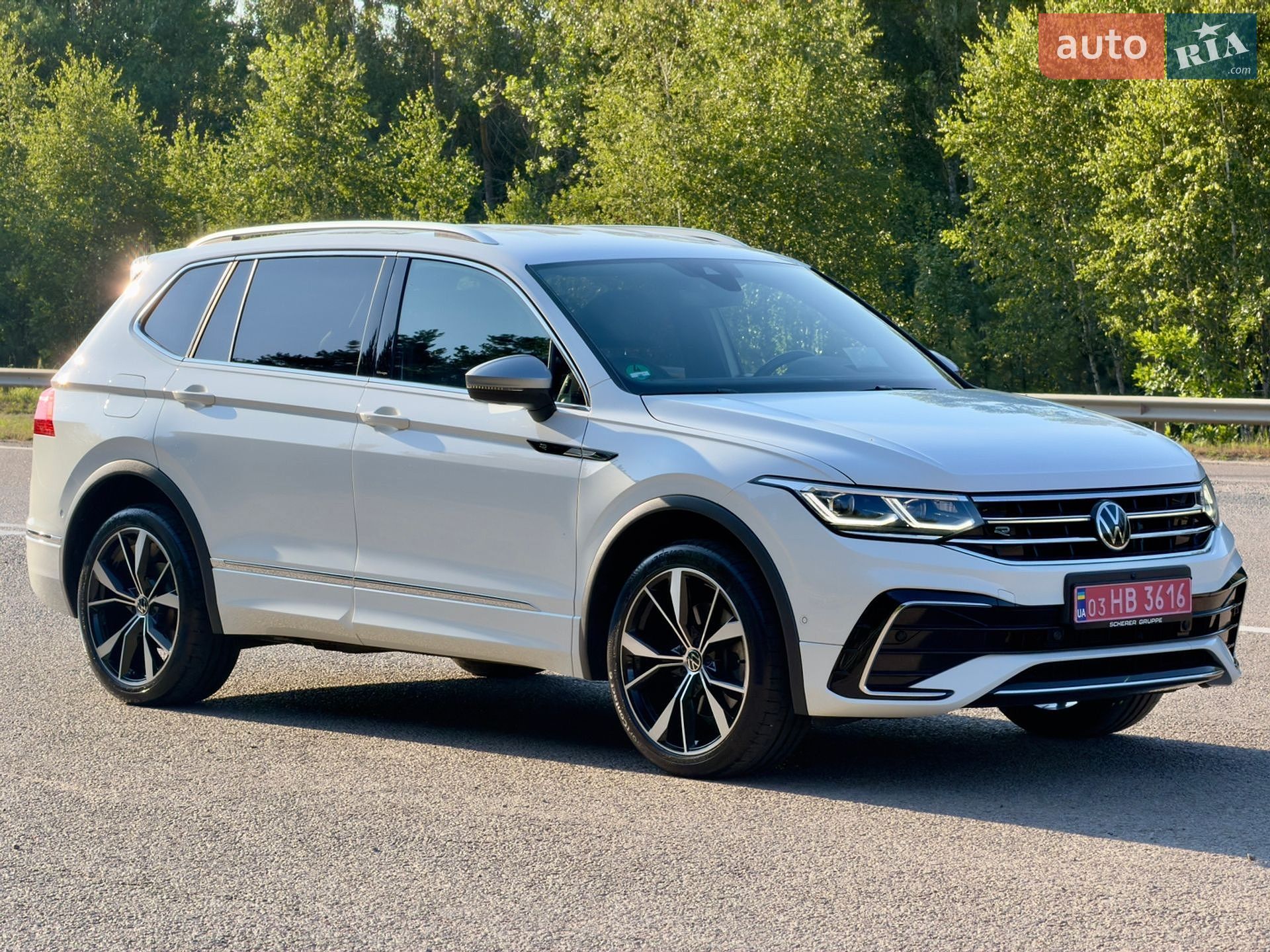 Volkswagen Tiguan Allspace 2021 VIN WVGZZZ5NZNM003325 фото оголошення 16 з 183