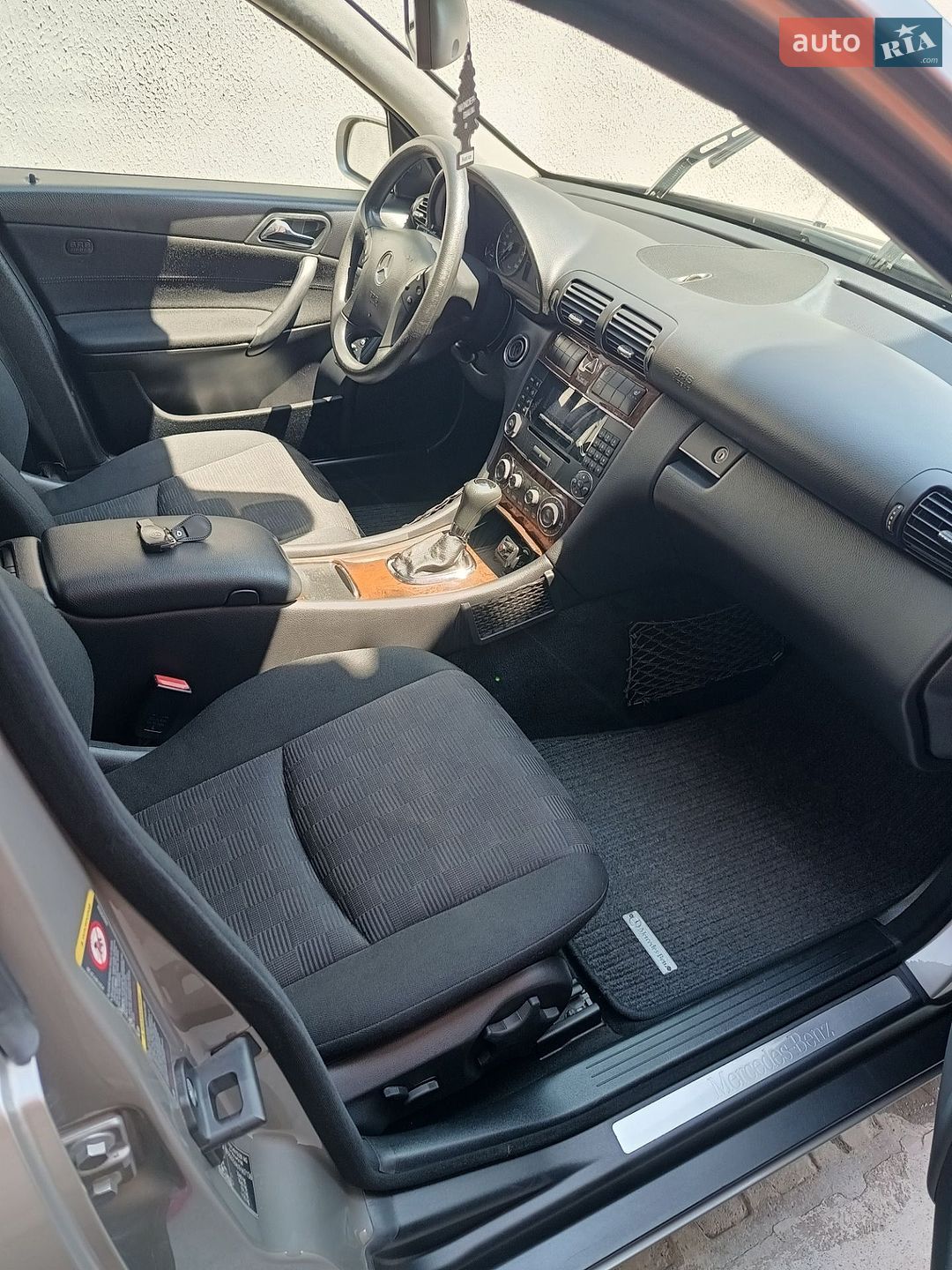 Mercedes-Benz C-Class 2004 VIN WDB2032461F667136 фото оголошення 19 з 39