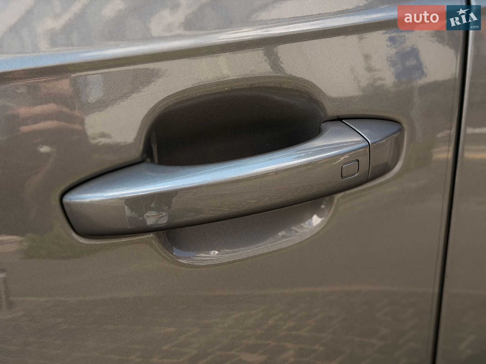 Audi SQ7 2018 VIN WAUZZZ4M1JD050072 фото оголошення 11 з 38