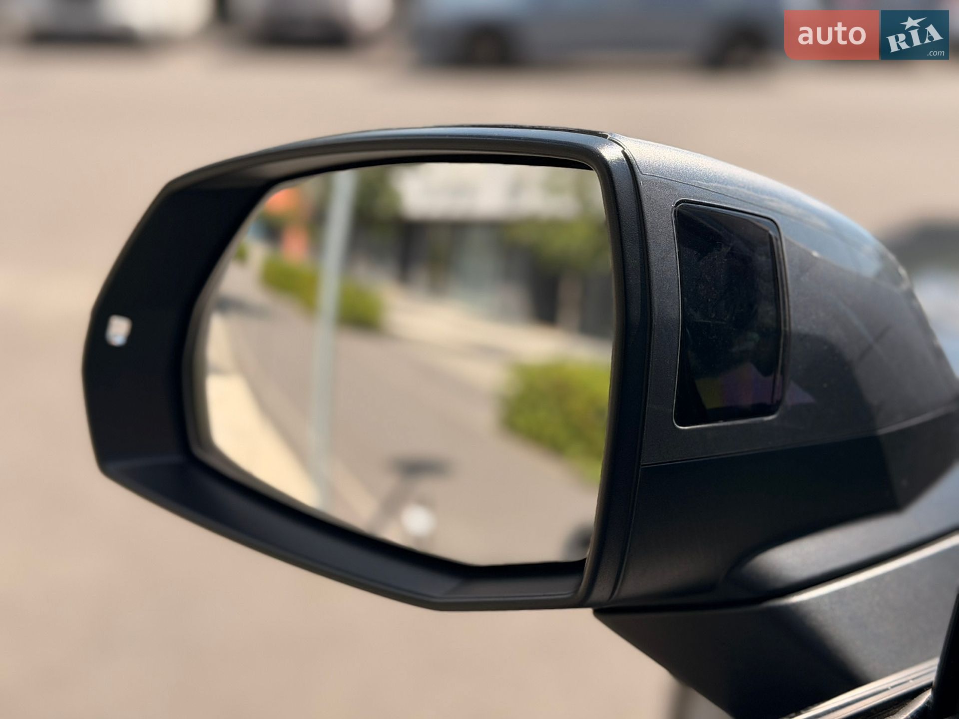 Audi SQ7 2018 VIN WAUZZZ4M1JD050072 фото оголошення 12 з 38
