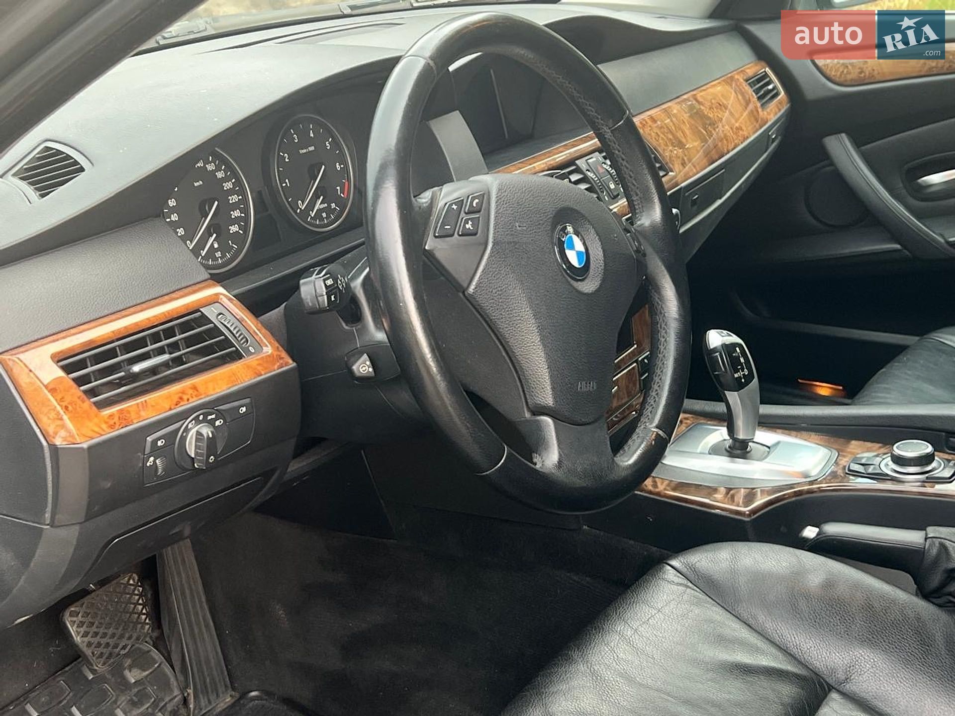 BMW 5 Series 2008 VIN WBANU11090CW42713 фото оголошення 8 з 12