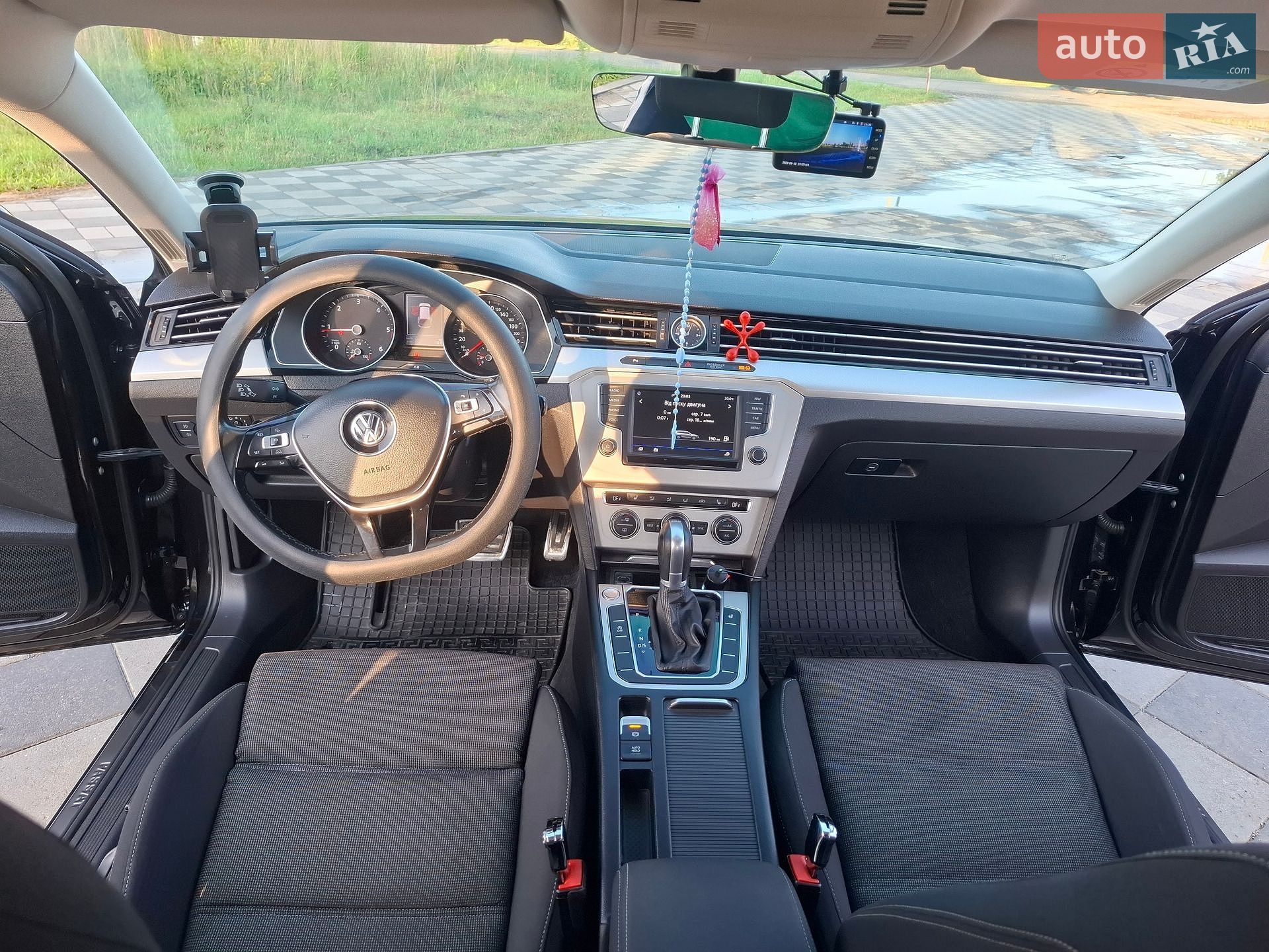 Volkswagen Passat 2017 VIN WVWZZZ3CZHE171049 фото оголошення 17 з 29