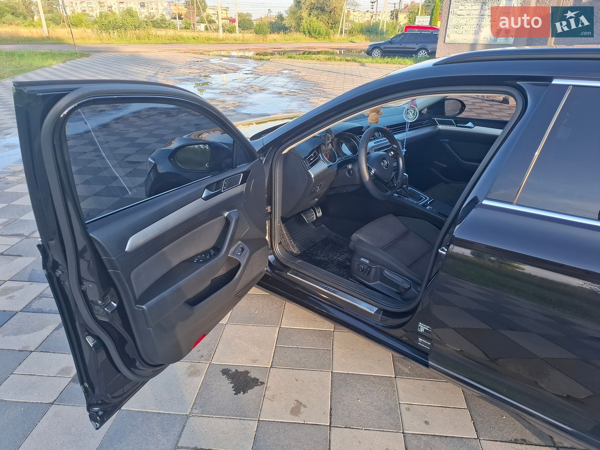 Volkswagen Passat 2017 VIN WVWZZZ3CZHE171049 фото оголошення 18 з 29