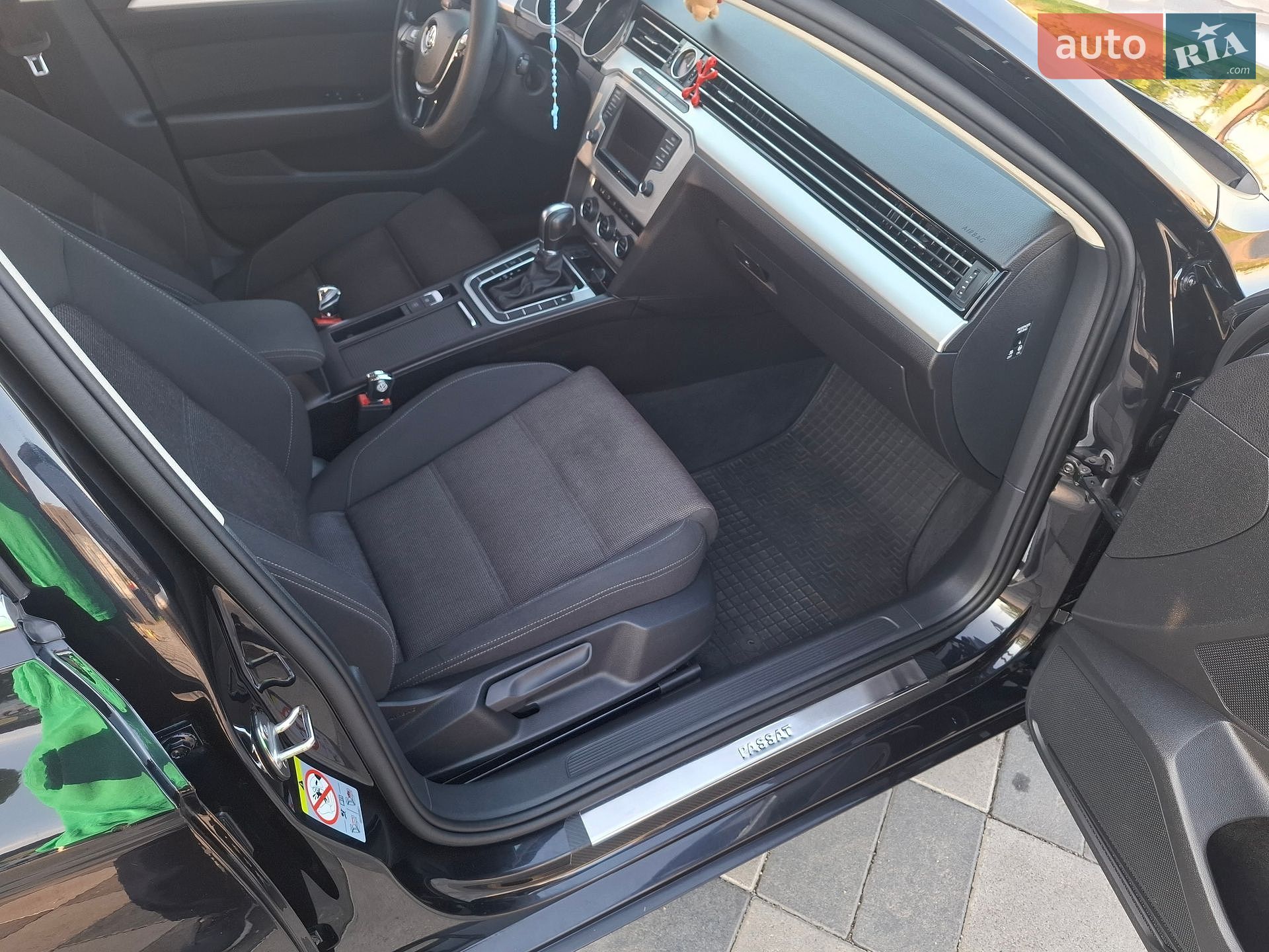 Volkswagen Passat 2017 VIN WVWZZZ3CZHE171049 фото оголошення 21 з 29