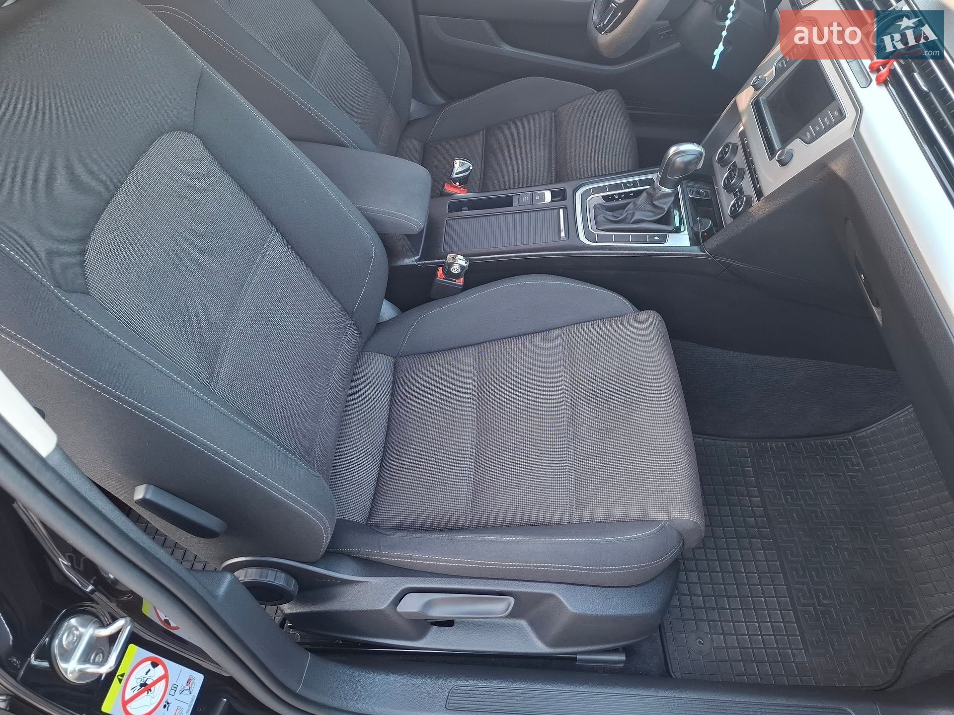 Volkswagen Passat 2017 VIN WVWZZZ3CZHE171049 фото оголошення 22 з 29