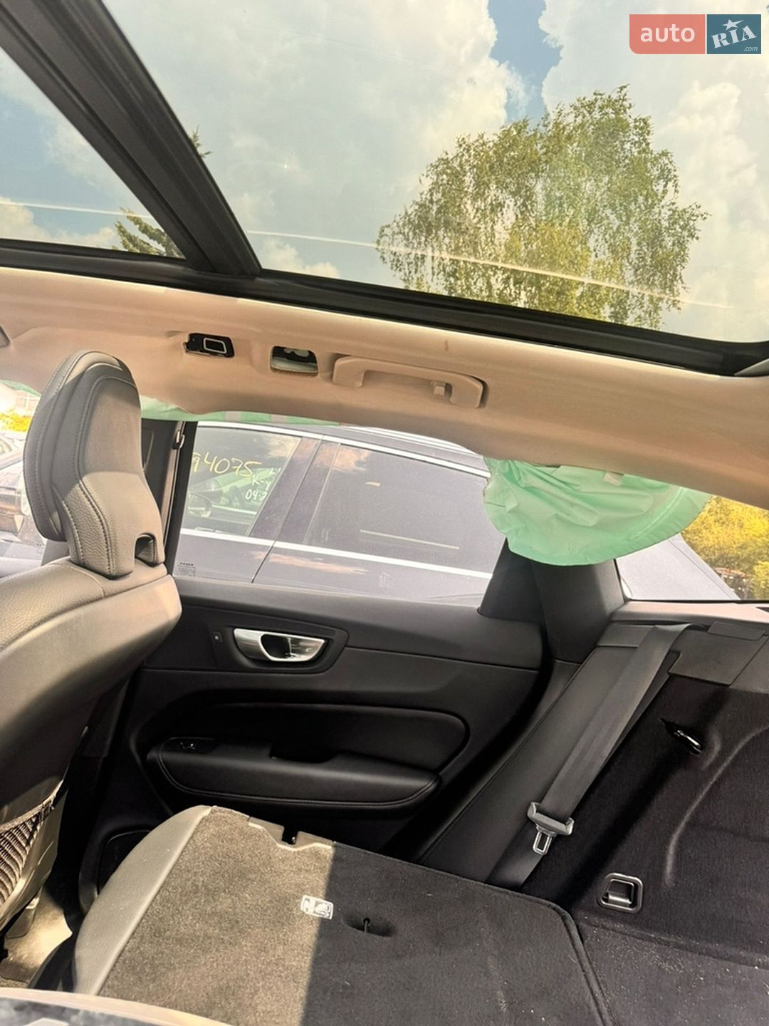 Volvo Xc60 2024 VIN YV4L12RL7R1879777 фото оголошення 3 з 16