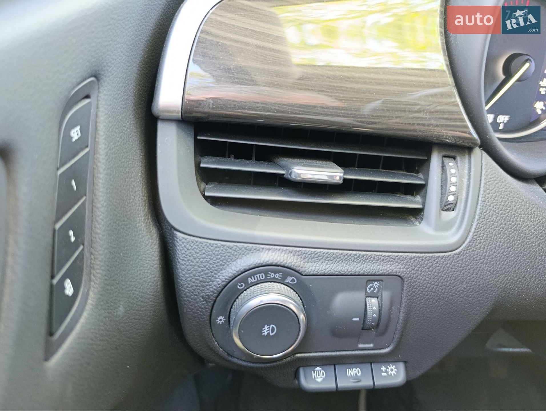 Buick Envision 2020 VIN LRBFX4SX0LD216448 фото оголошення 24 з 35