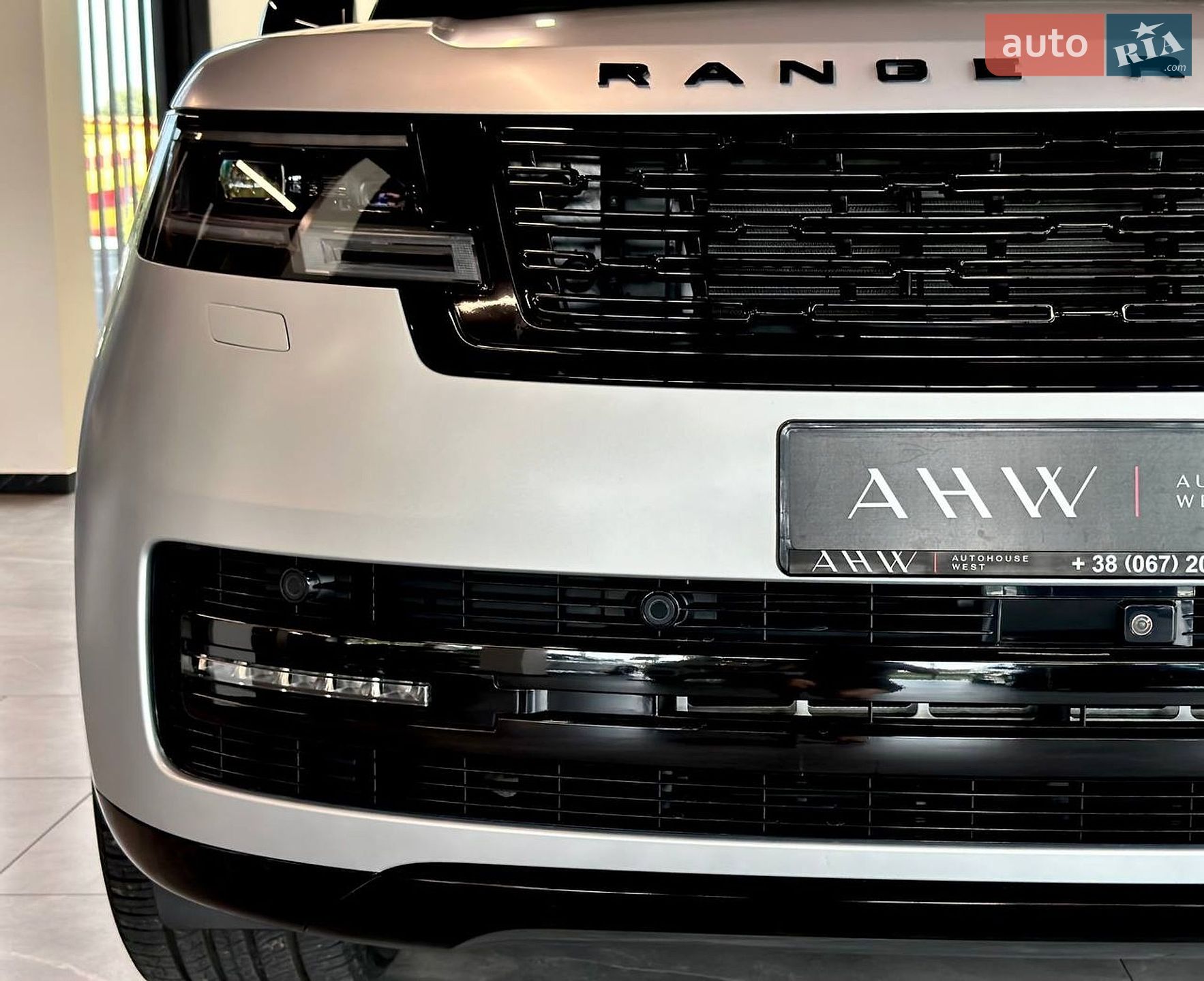 Land Rover Range Rover 2024 VIN SALKA9B4XRA077081 фото оголошення 3 з 44
