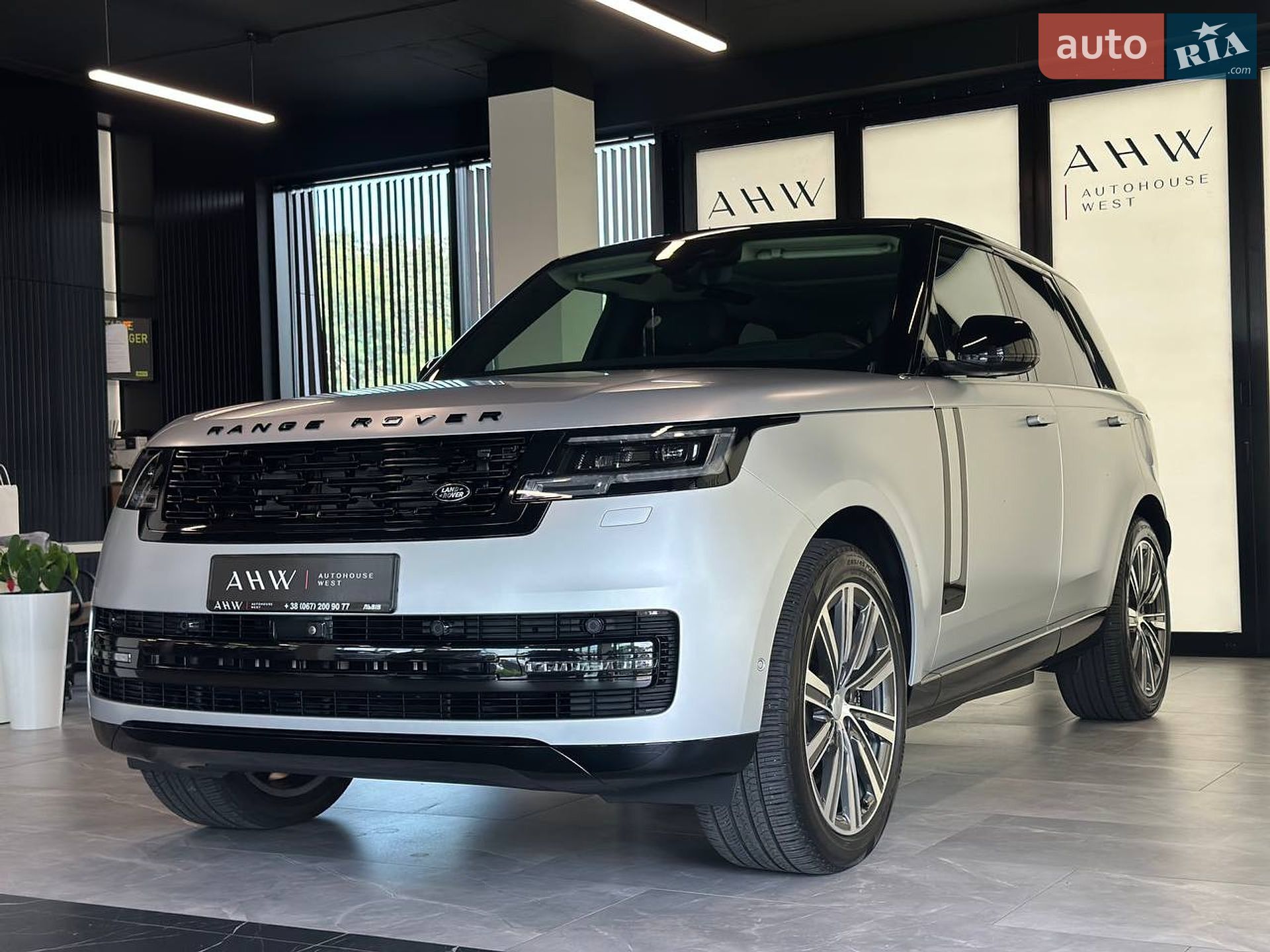 Land Rover Range Rover 2024 VIN SALKA9B4XRA077081 фото оголошення 5 з 44