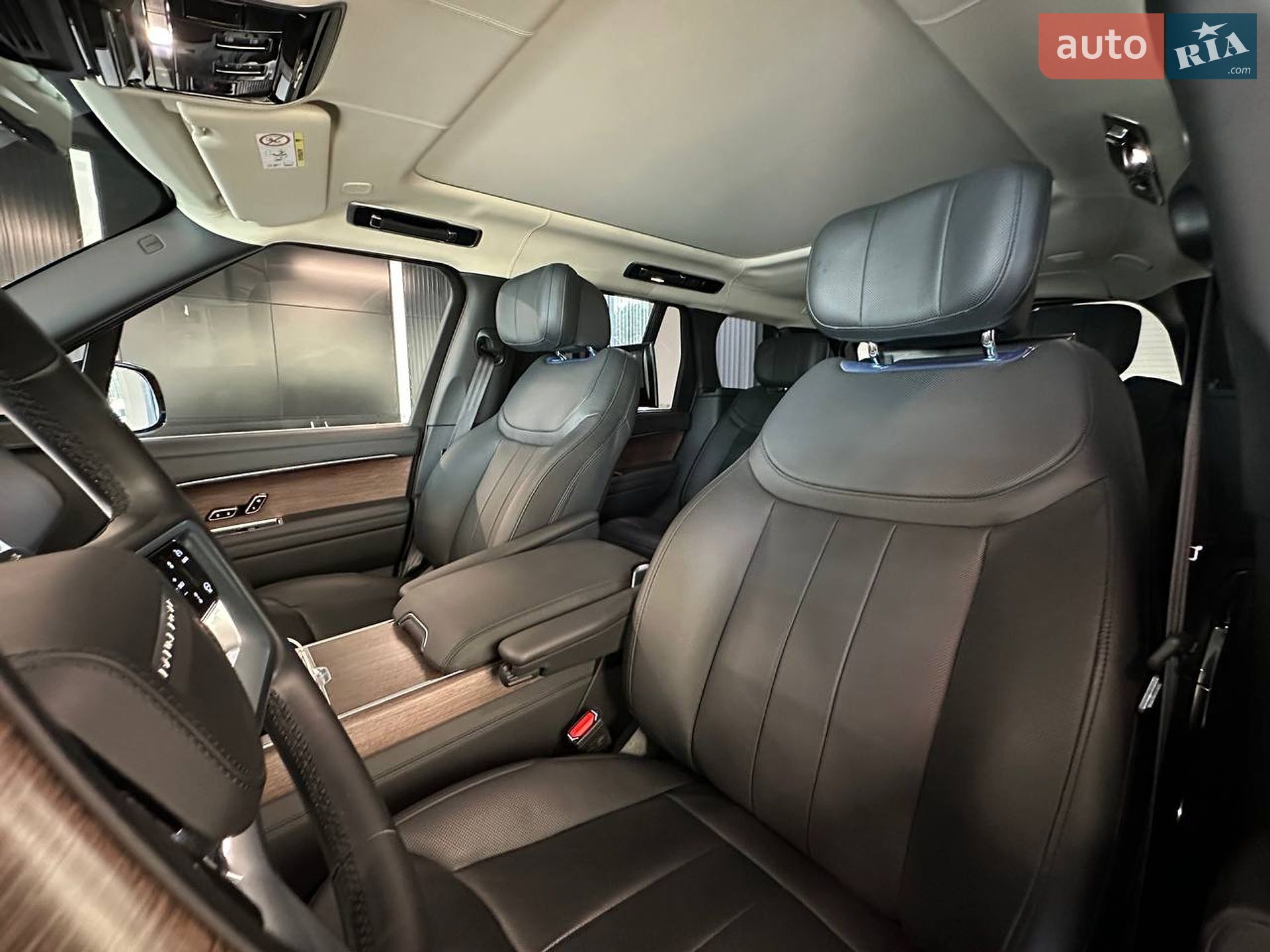 Land Rover Range Rover 2024 VIN SALKA9B4XRA077081 фото оголошення 14 з 44