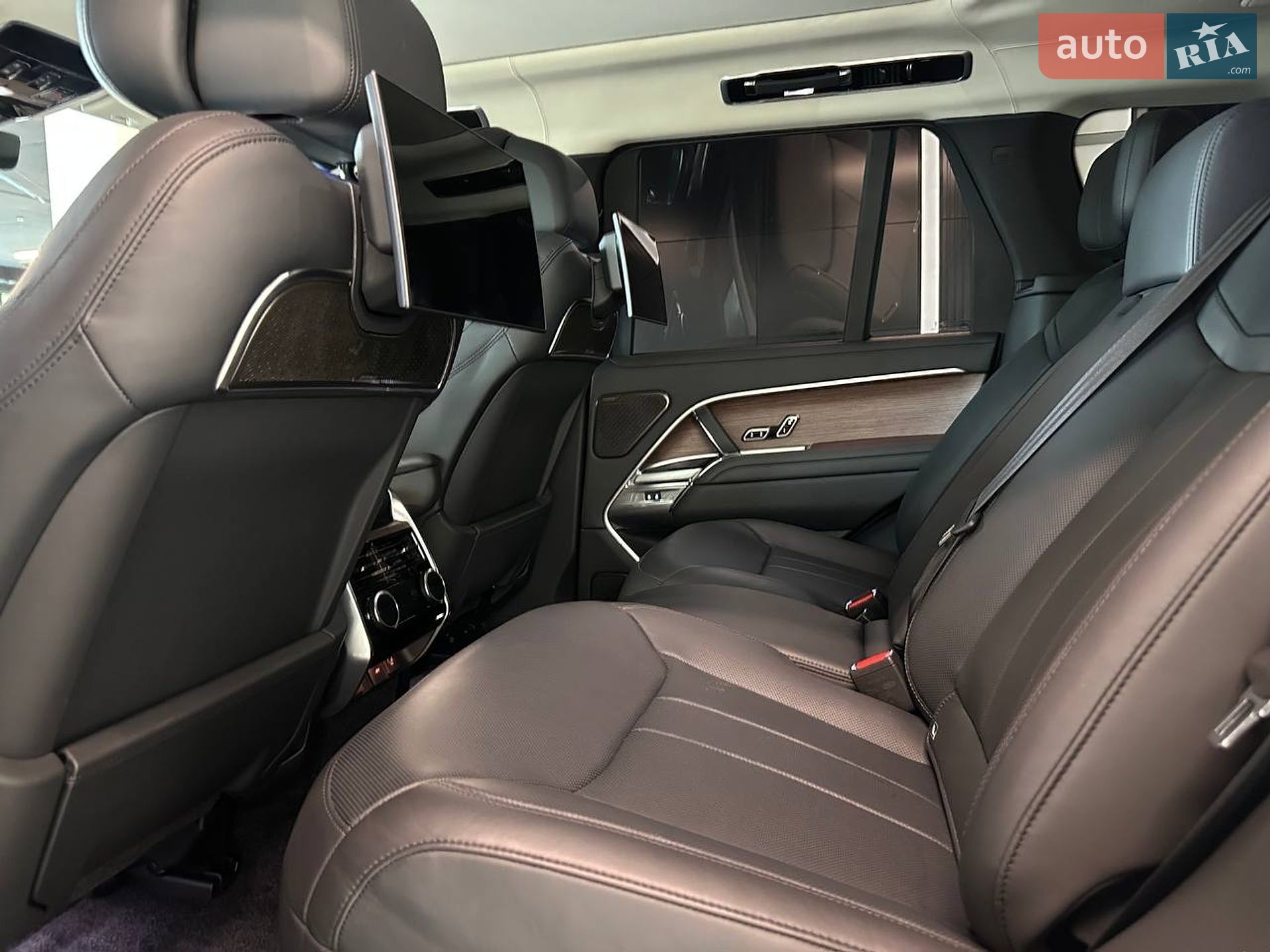 Land Rover Range Rover 2024 VIN SALKA9B4XRA077081 фото оголошення 30 з 44