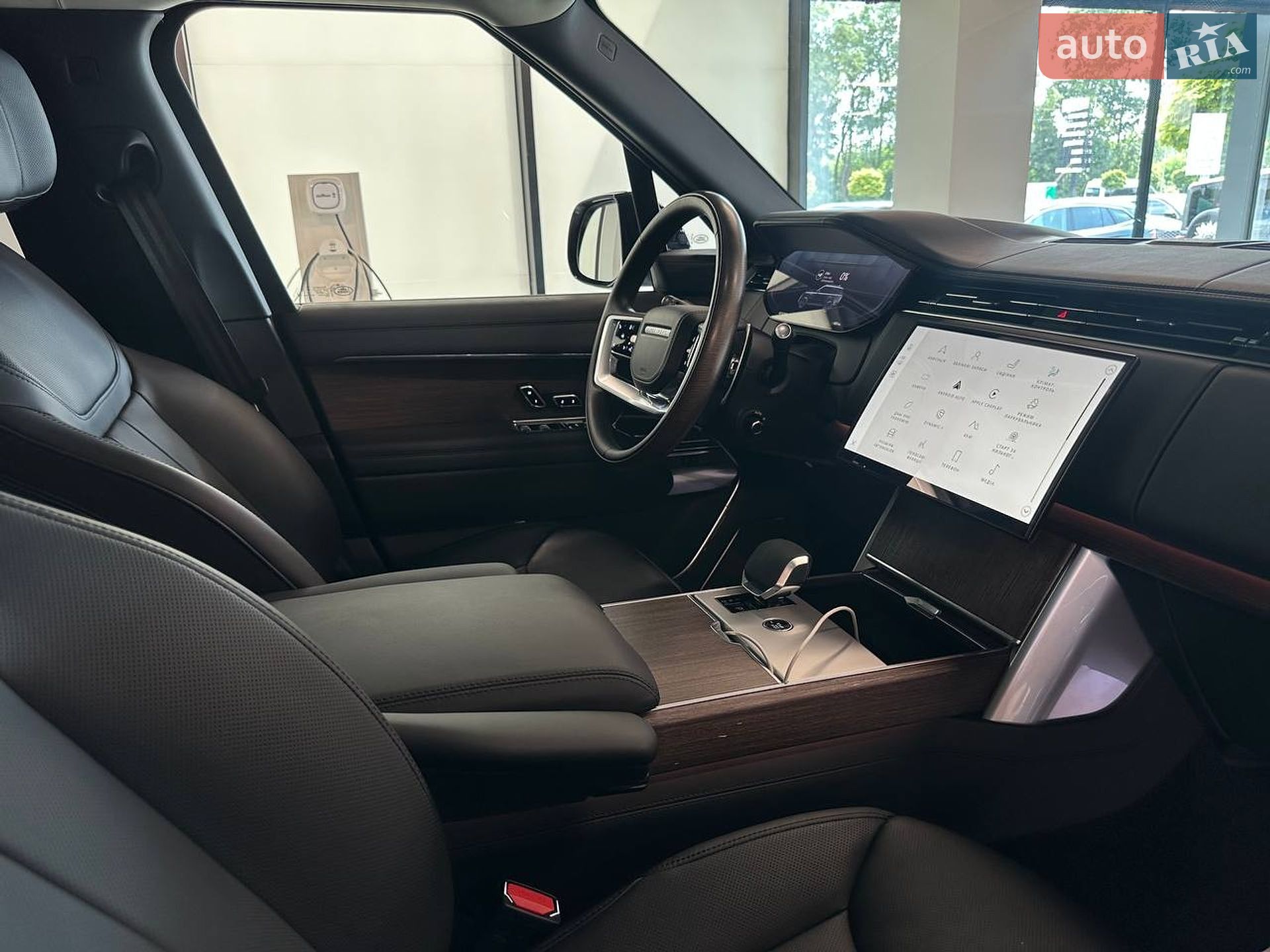 Land Rover Range Rover 2024 VIN SALKA9B4XRA077081 фото оголошення 42 з 44
