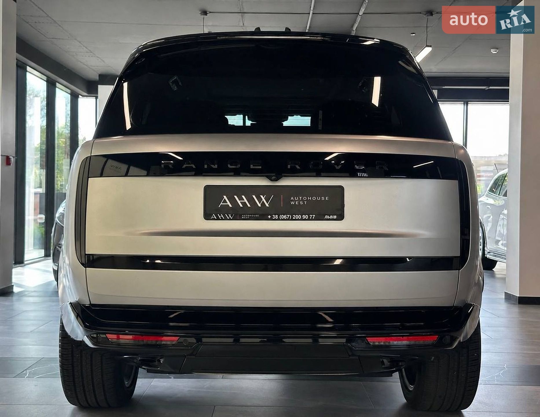 Land Rover Range Rover 2024 VIN SALKA9B4XRA077081 фото оголошення 43 з 44