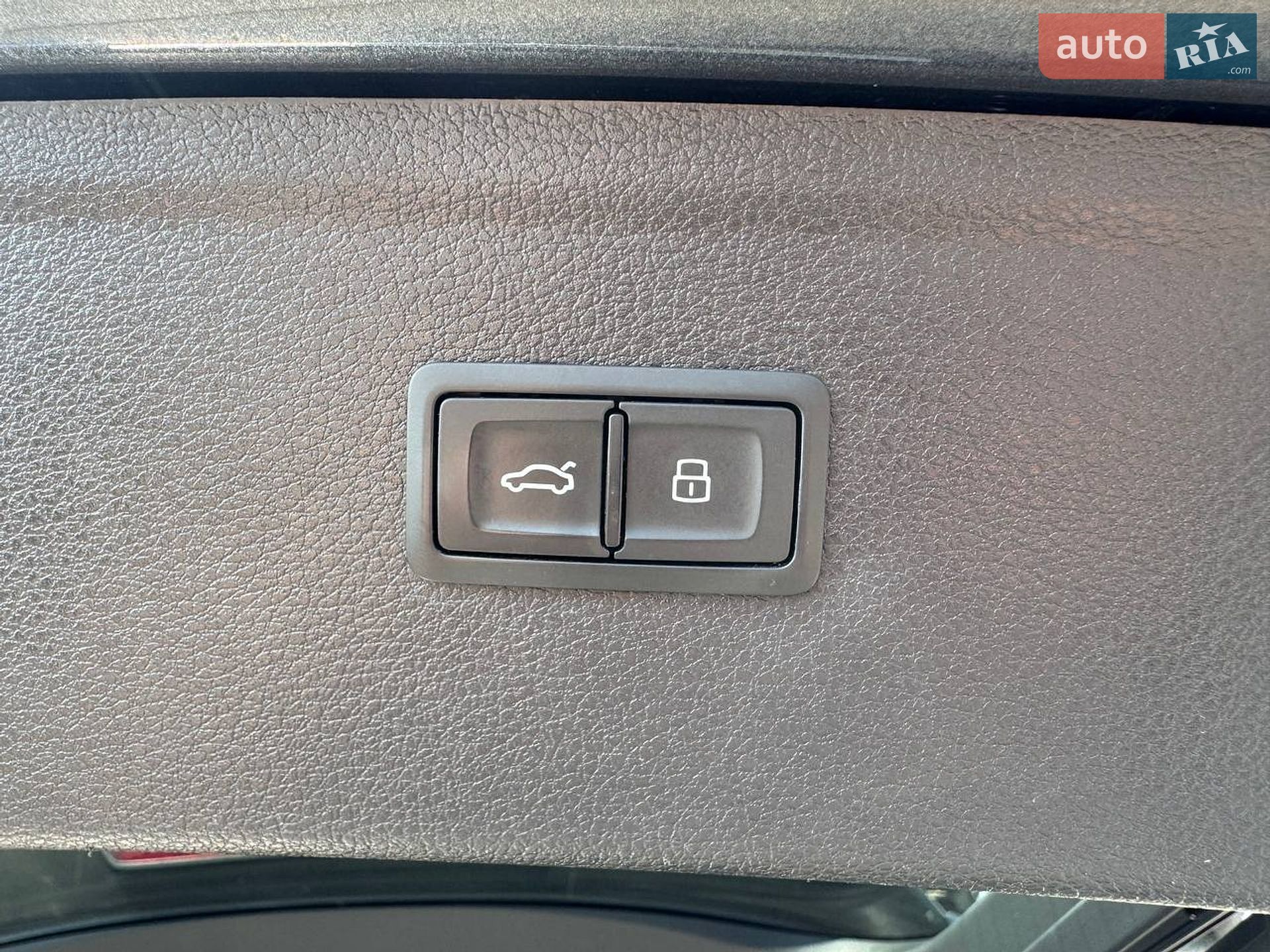 Audi SQ5 2017 VIN WA1C4AFY5J2014920 фото оголошення 35 з 36