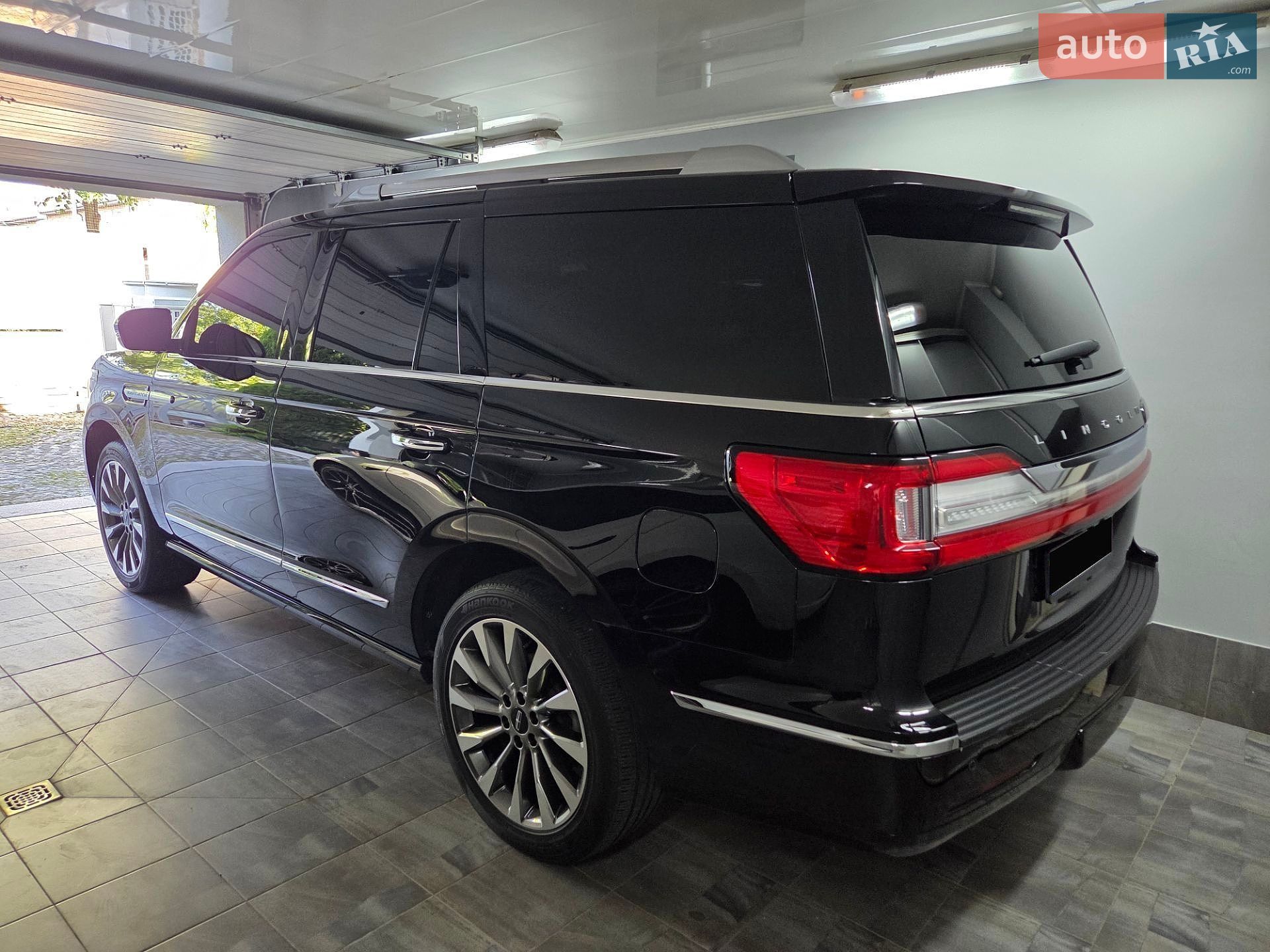 Lincoln Navigator 2019 VIN 5LMJJ2HT3KEL14607 фото оголошення 2 з 100