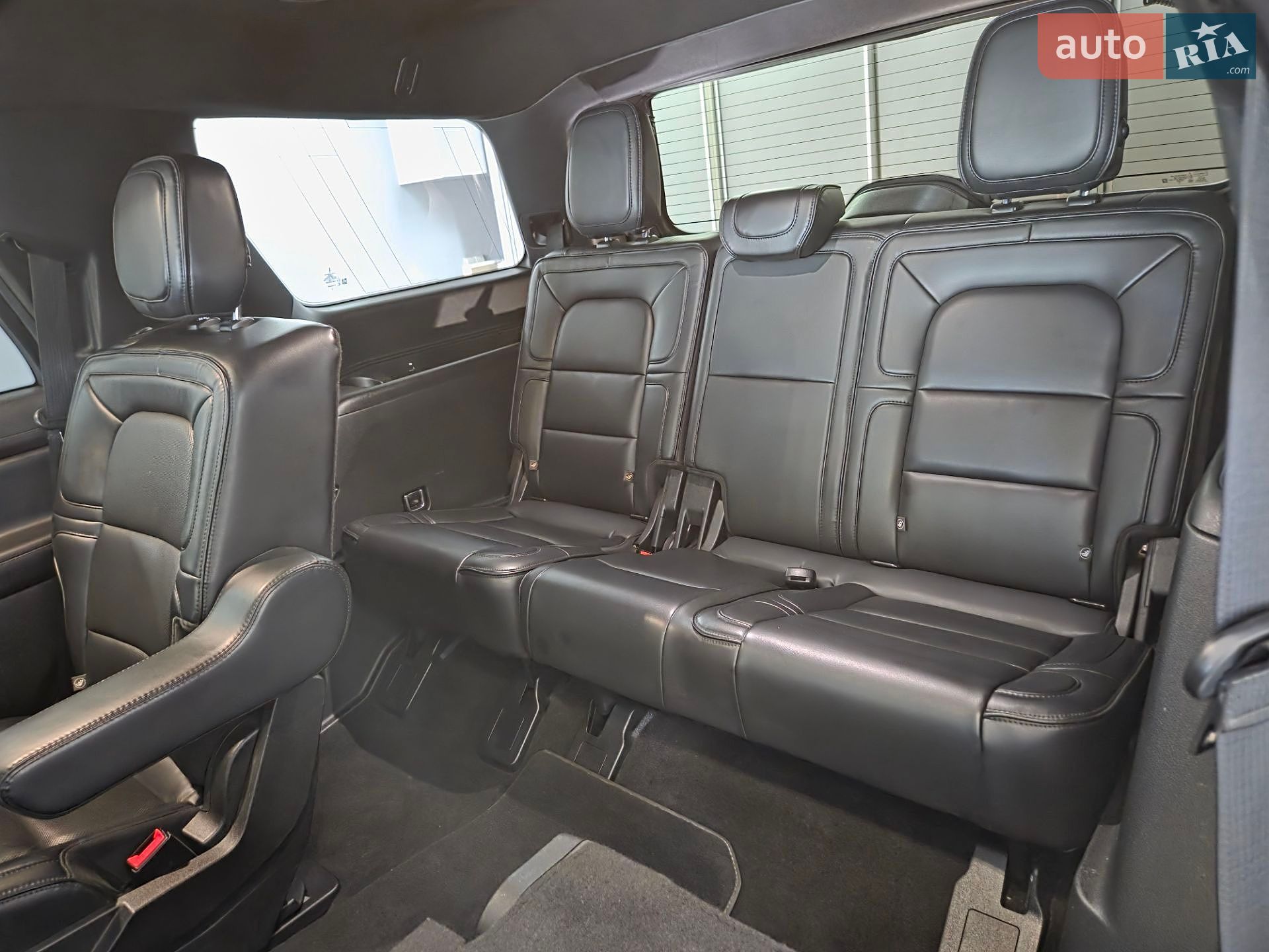 Lincoln Navigator 2019 VIN 5LMJJ2HT3KEL14607 фото оголошення 5 з 100