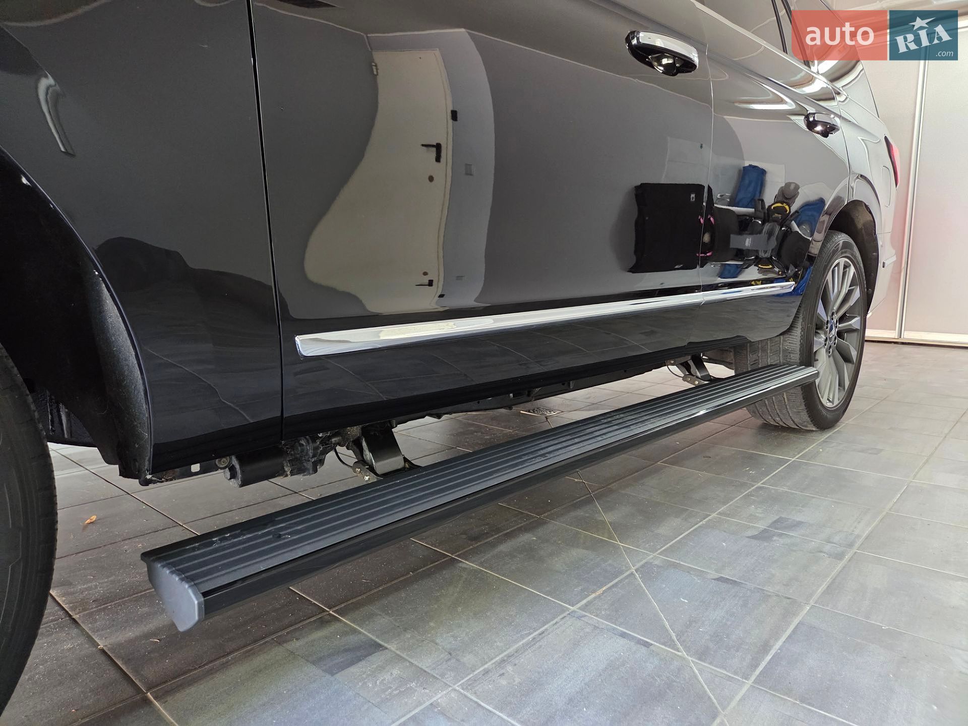 Lincoln Navigator 2019 VIN 5LMJJ2HT3KEL14607 фото оголошення 9 з 100
