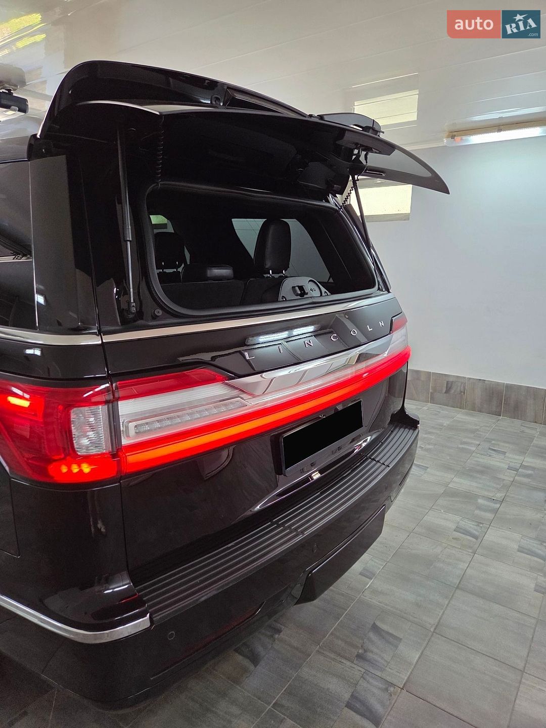 Lincoln Navigator 2019 VIN 5LMJJ2HT3KEL14607 фото оголошення 12 з 100
