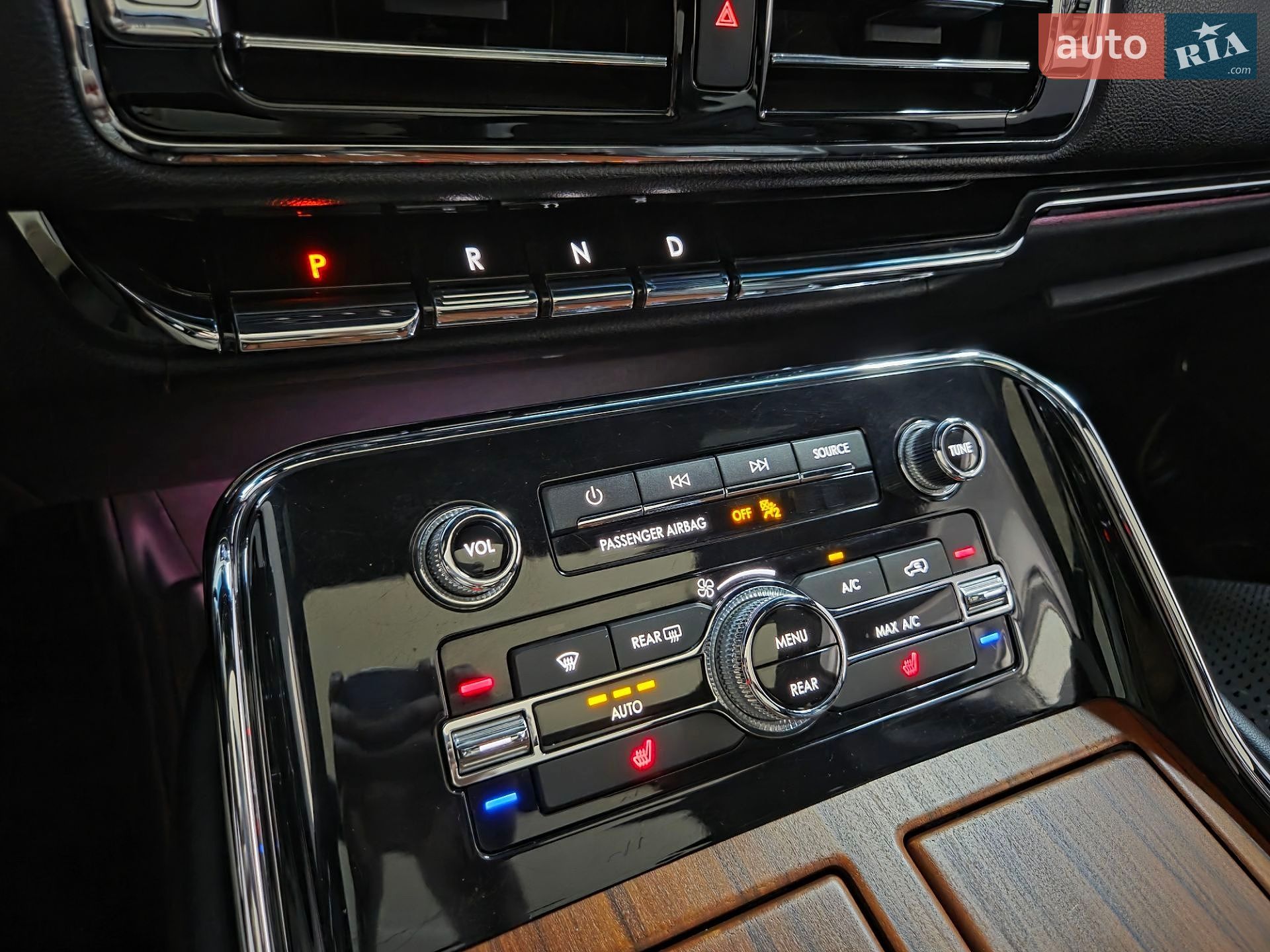 Lincoln Navigator 2019 VIN 5LMJJ2HT3KEL14607 фото оголошення 19 з 100