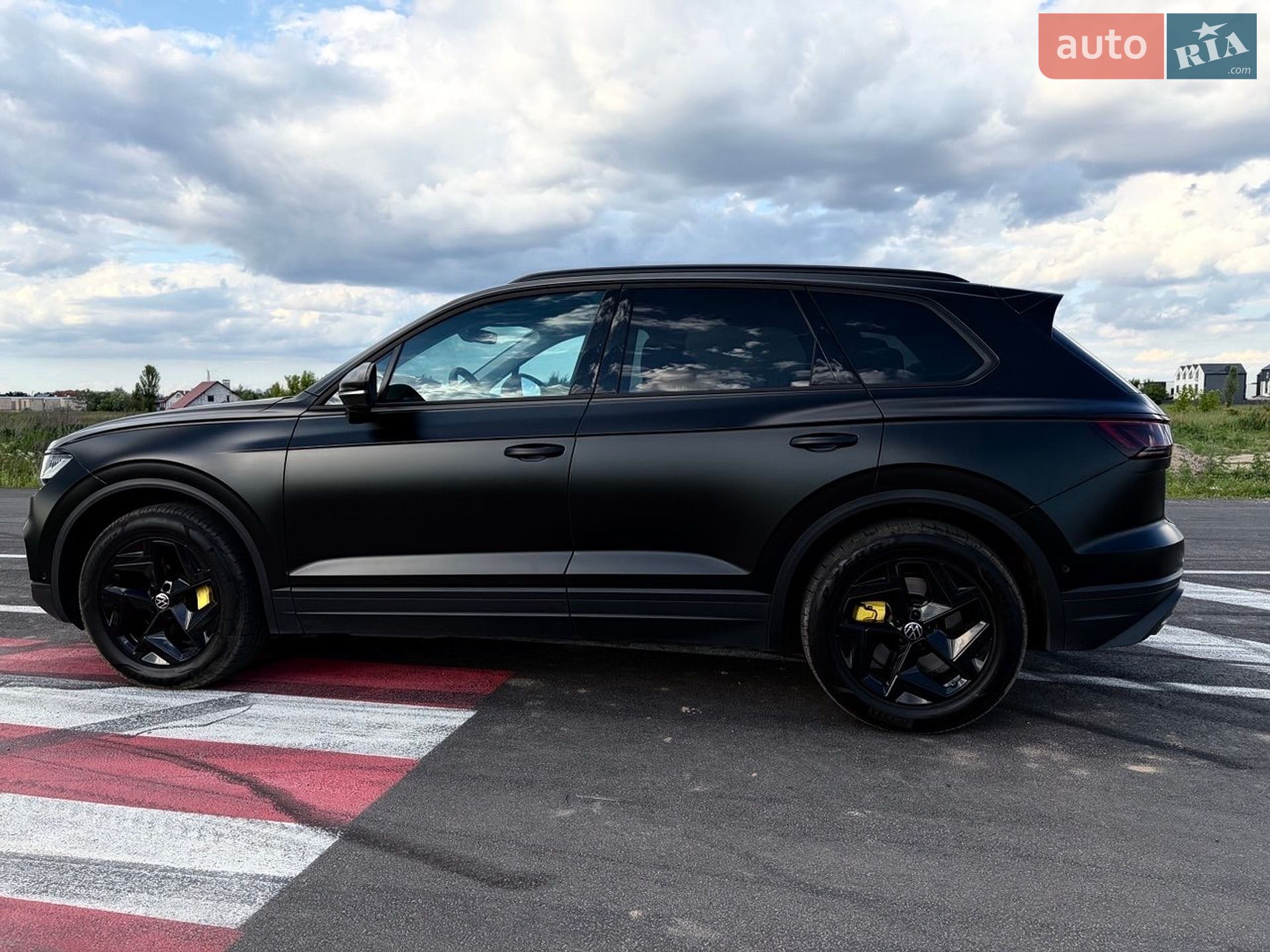 Volkswagen Touareg 2024 VIN WVGZZZCR7SD001262 фото оголошення 8 з 30