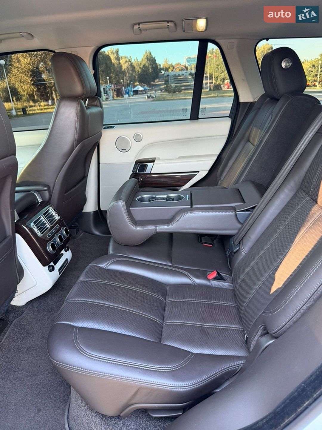 Land Rover Range Rover 2015 VIN SALGA2KFXGA256846 фото оголошення 10 з 17